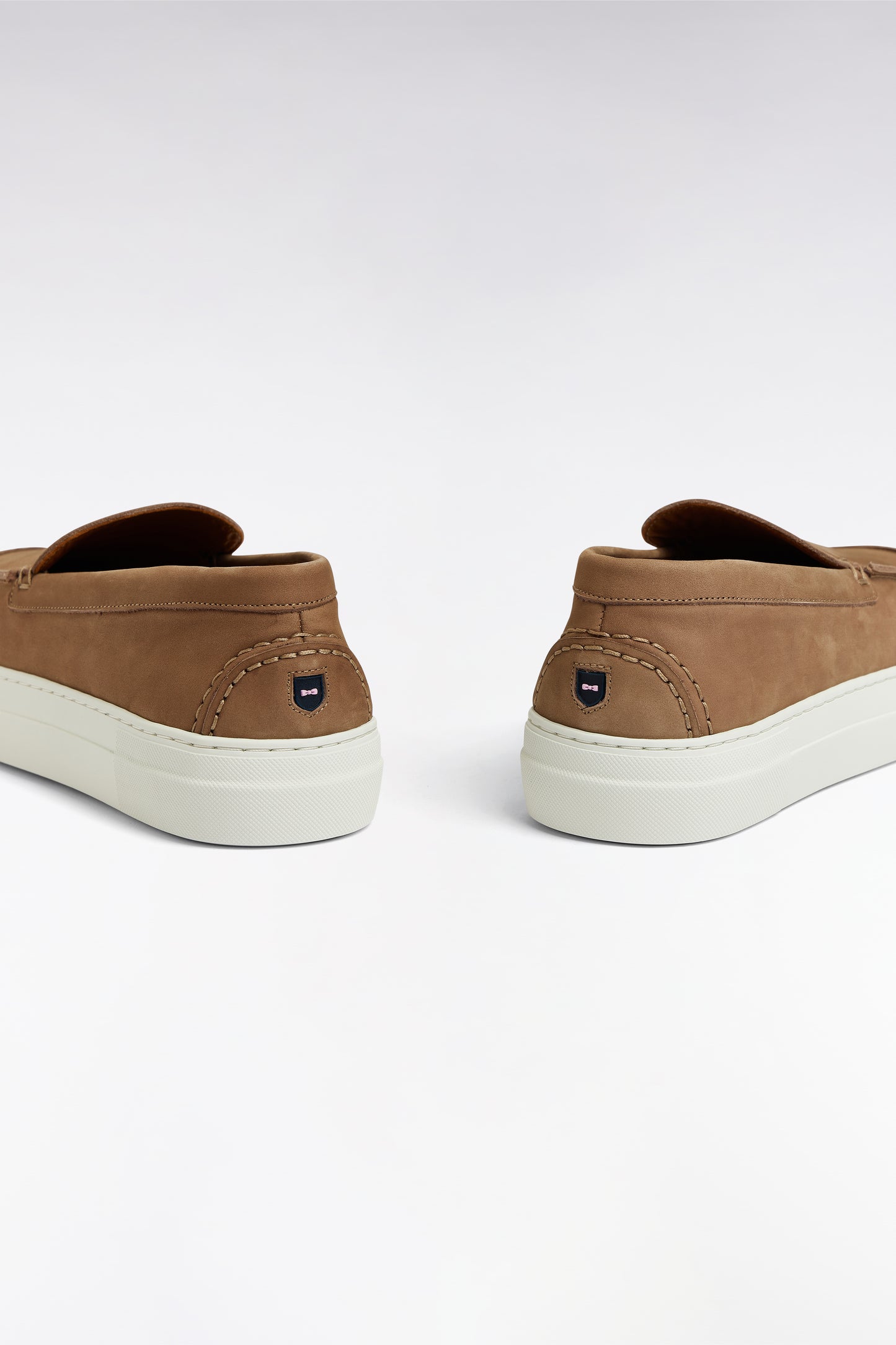 Loafers with sneakers soles in camel suede leather