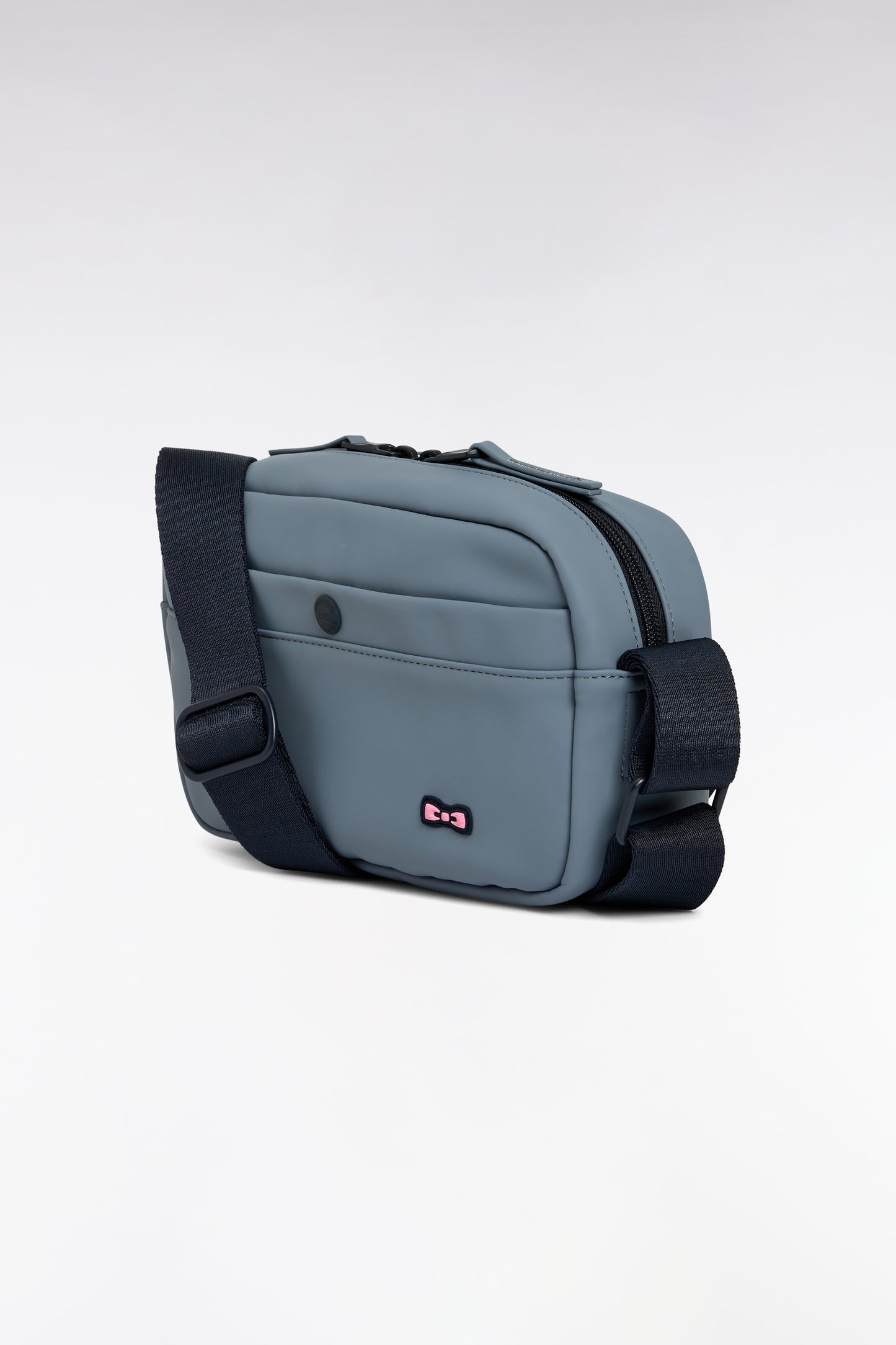 Camera bag in plain grey rubber