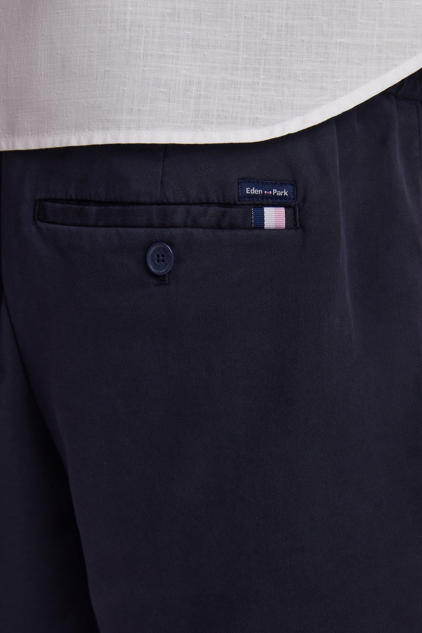 Elasticated waistband navy Bermuda shorts in lyocell and stretch cotton