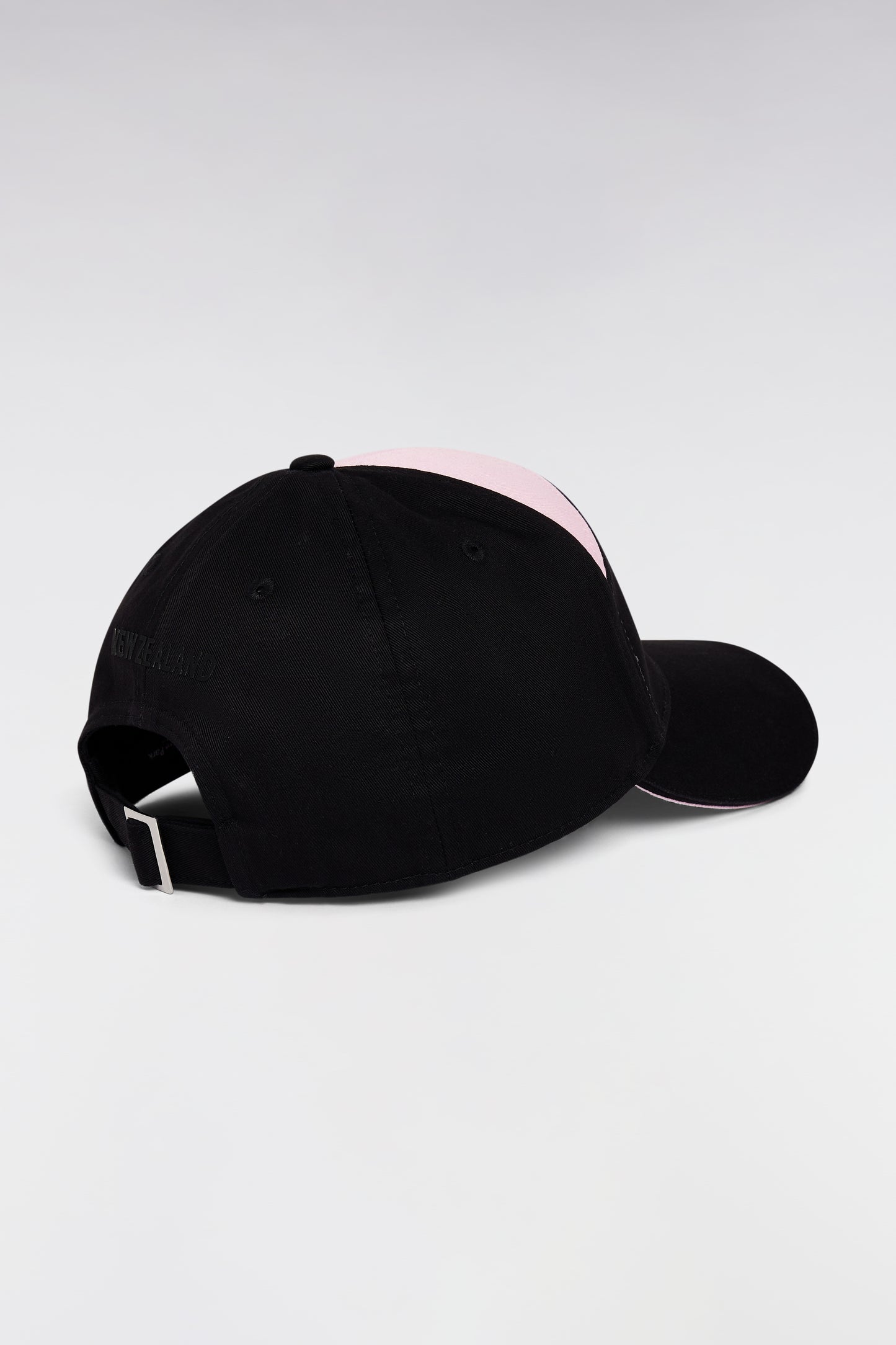 New Zealand cotton cap in black and pink
