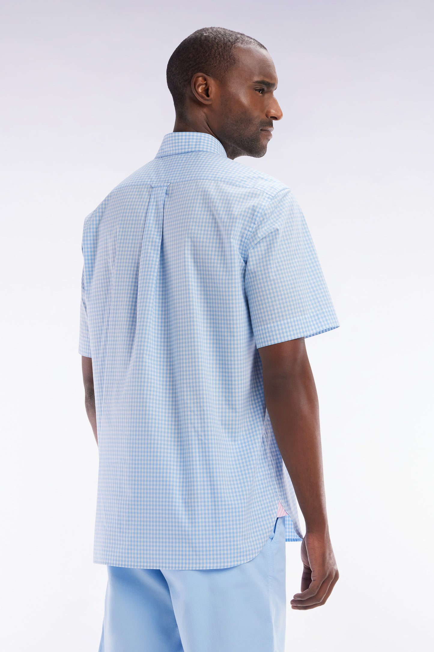 Straight short-sleeved shirt in sky blue gingham cotton