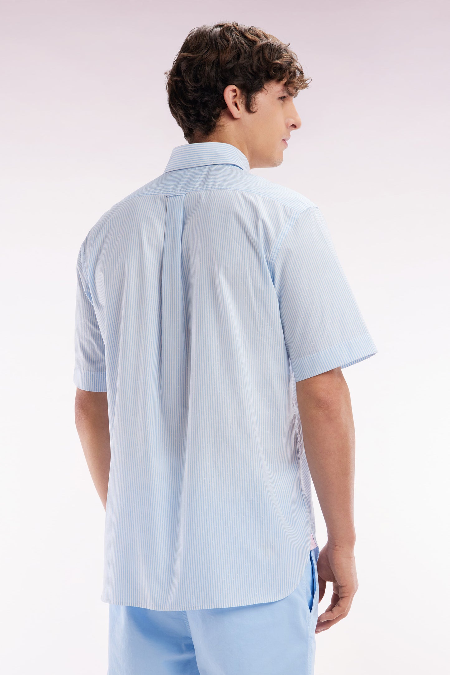 Straight short-sleeved shirt in sky blue striped jacquard