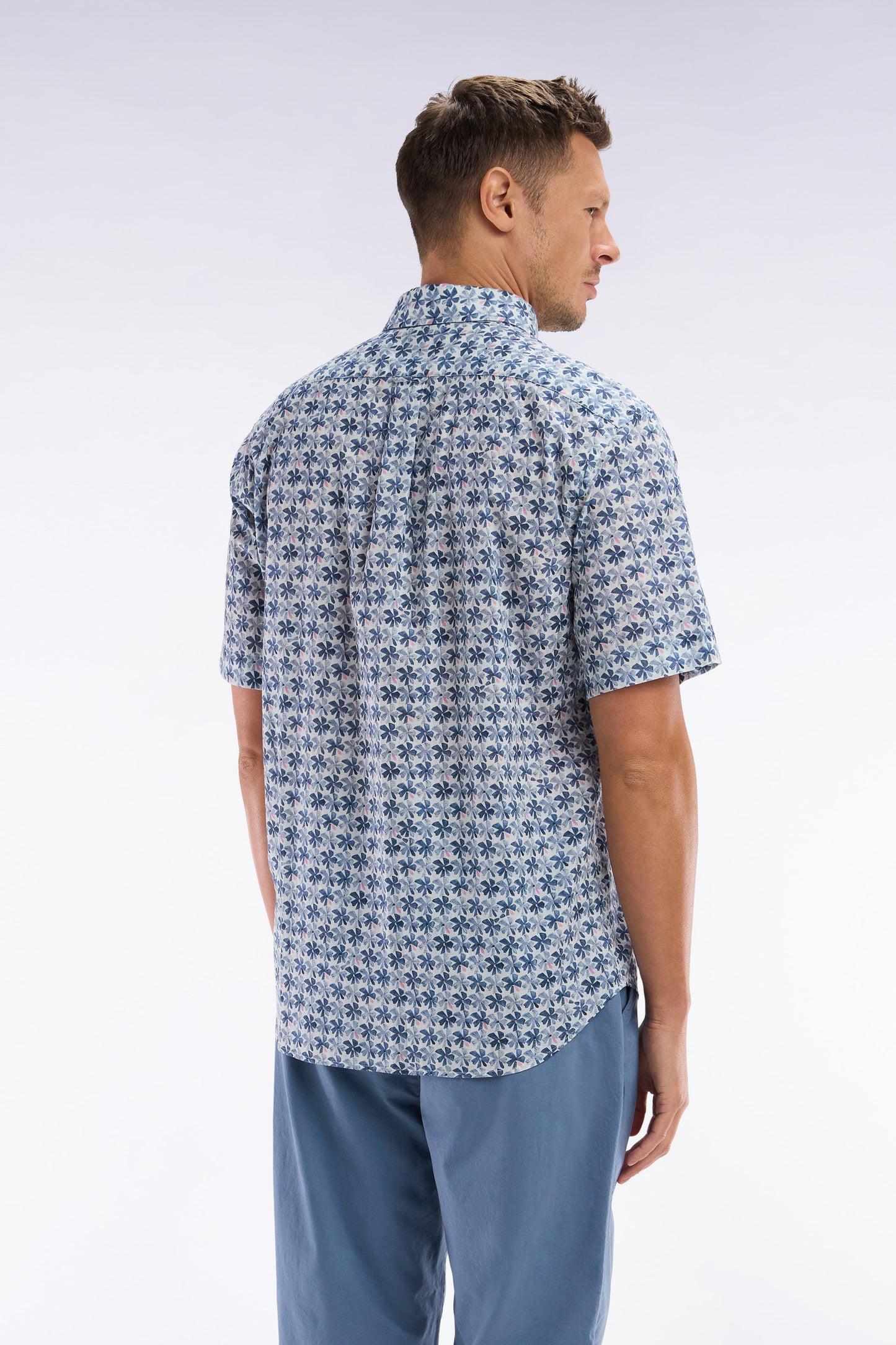 Straight-fit sort-sleeved shirt in medium grey cotton with graphic floral print