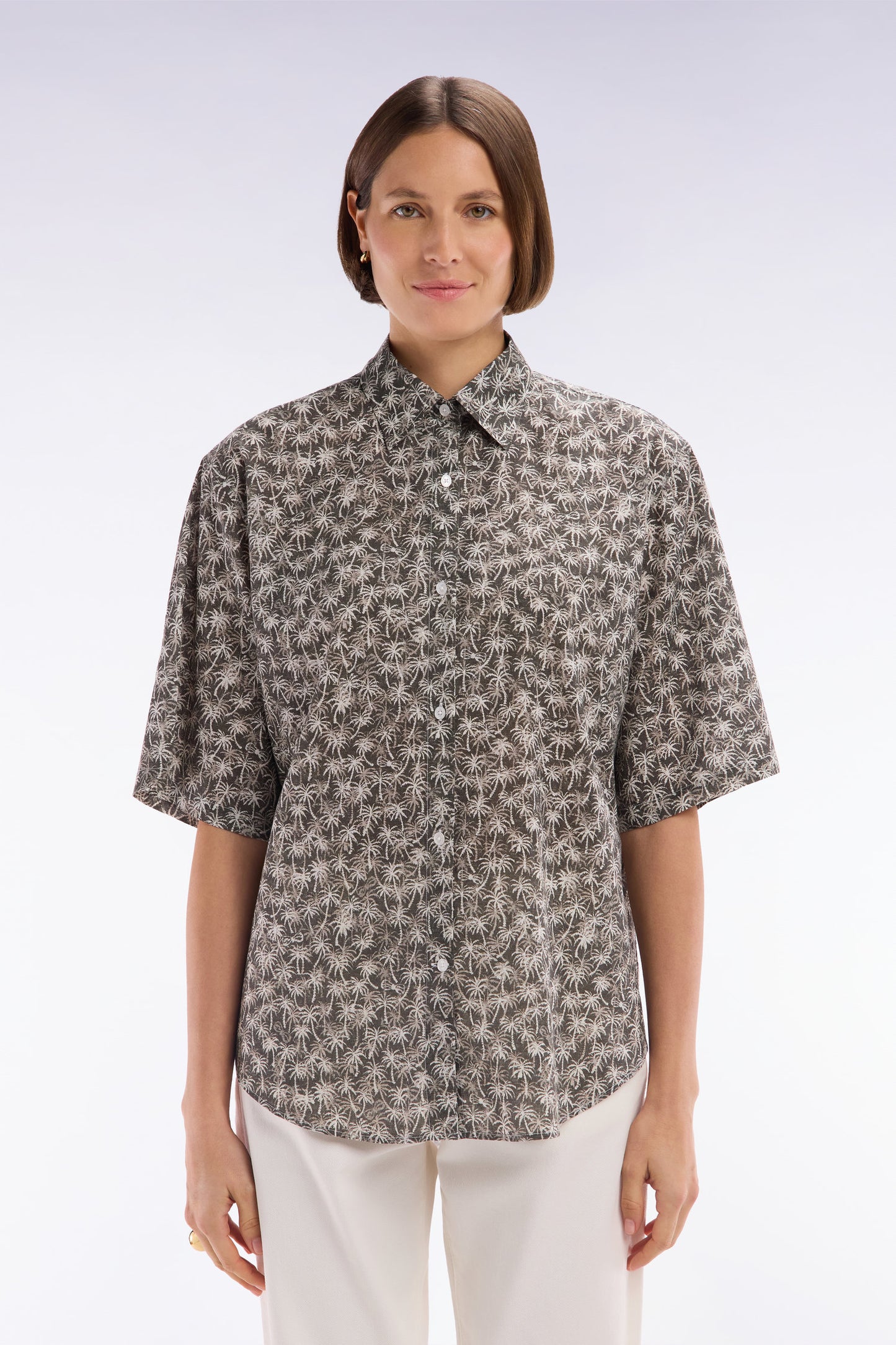 Oversized short-sleeved khaki cotton shirt with palm print