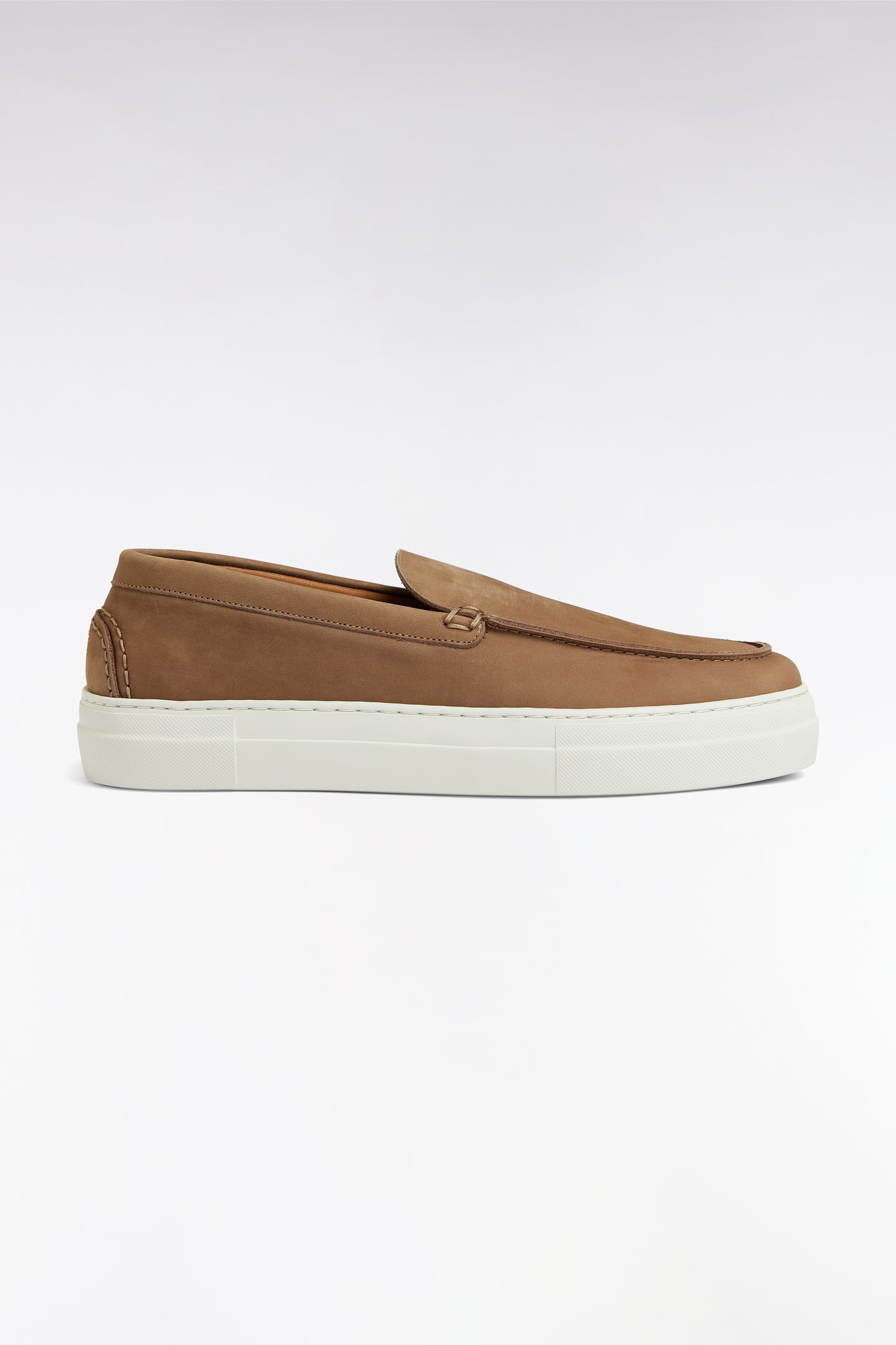 Loafers with sneakers soles in camel suede leather