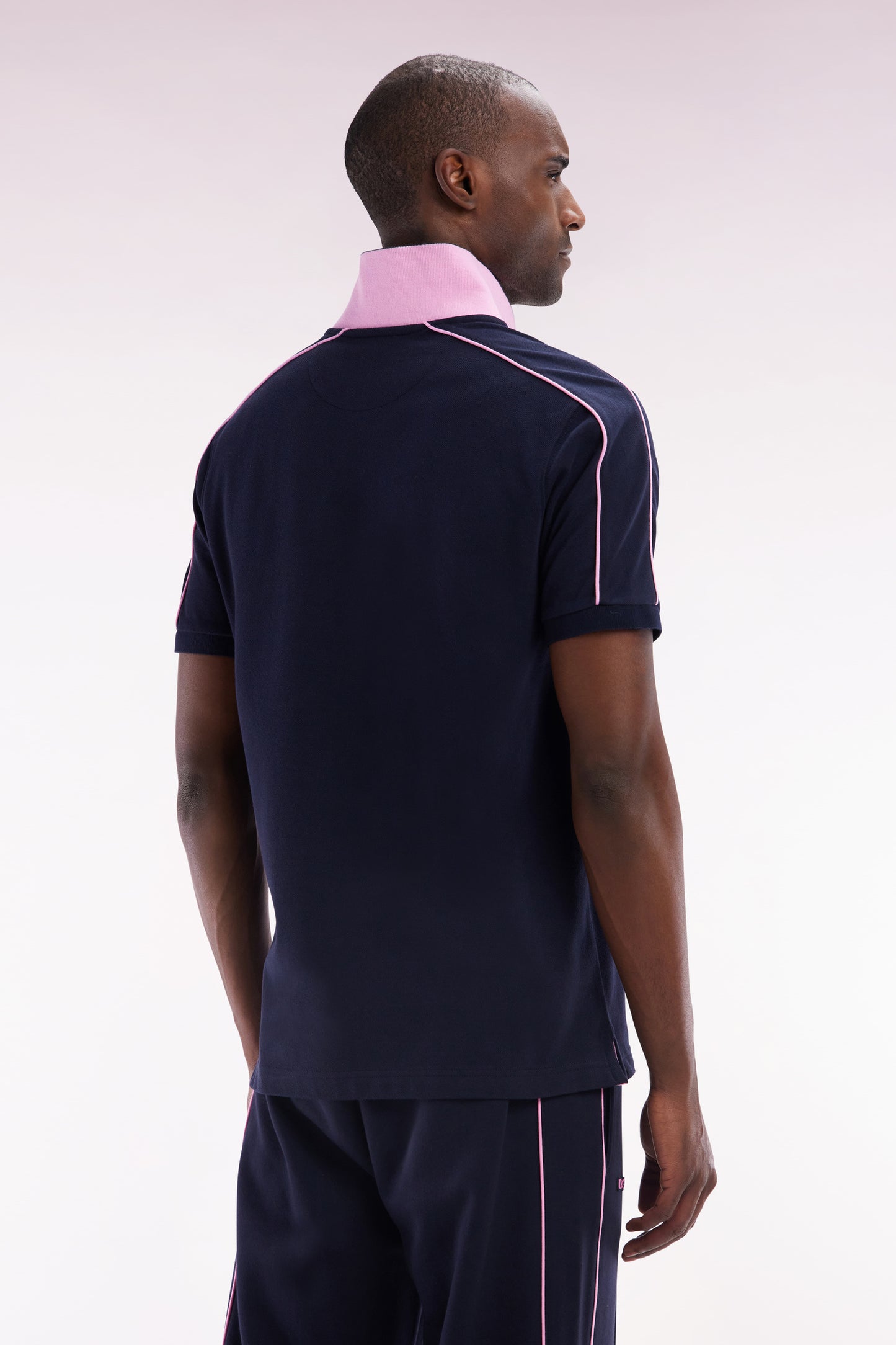 Straight-fit short-sleeved polo shirt in navy cotton with contrasting piping