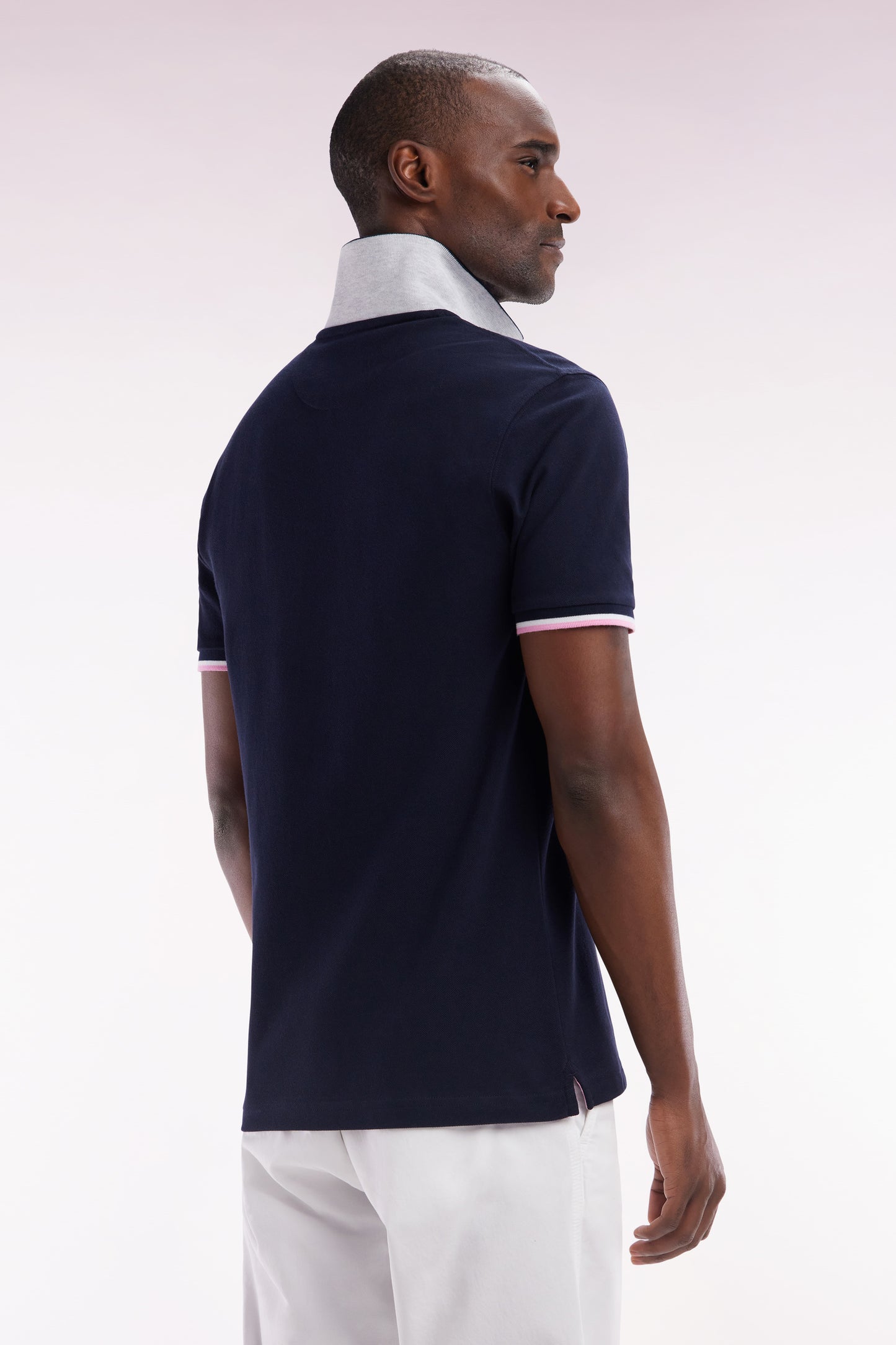 Straight-fit short-sleeved polo shirt in navy cotton with contrasting collar