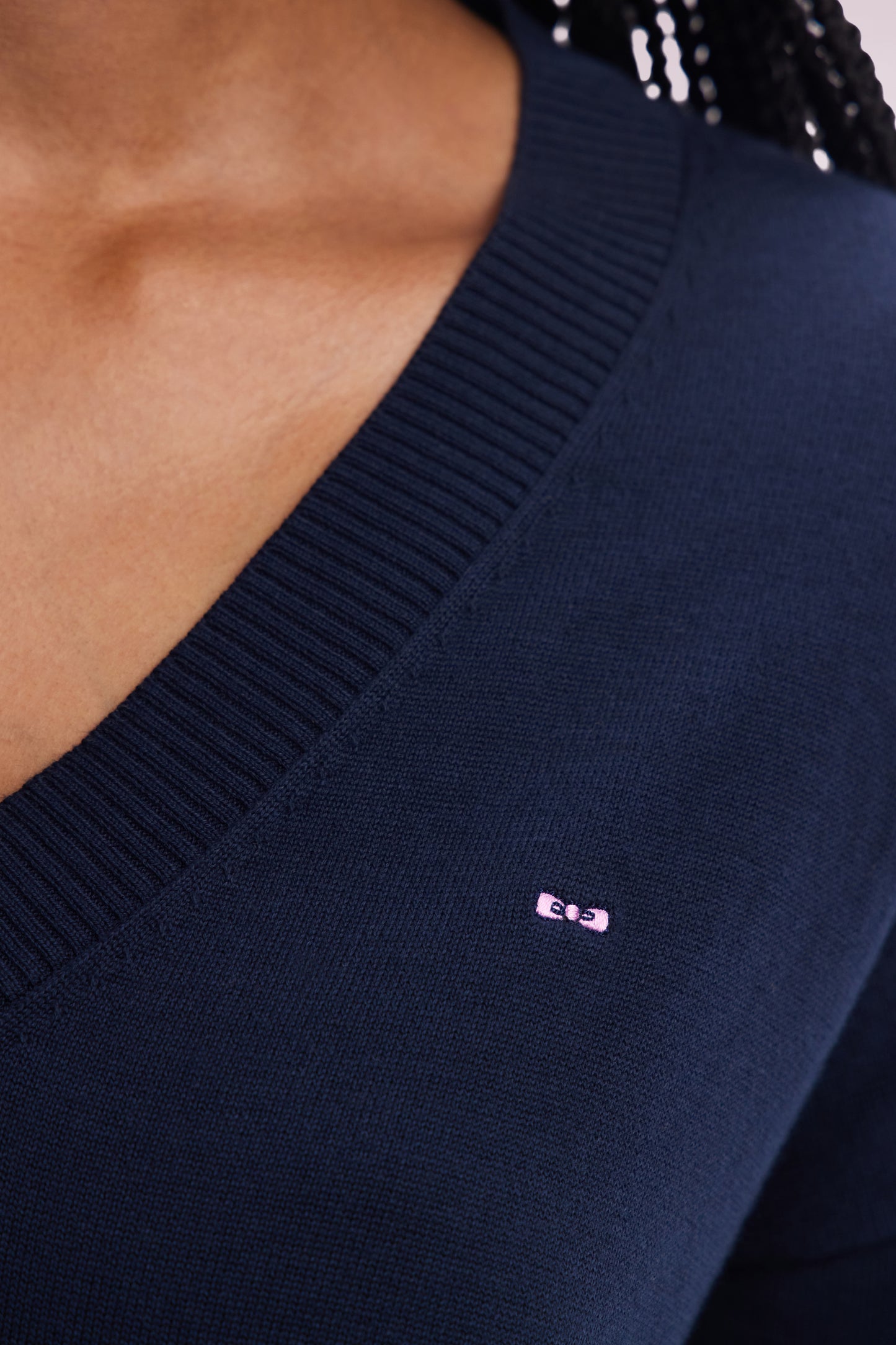 Relaxed-fit navy cotton V-neck jumper