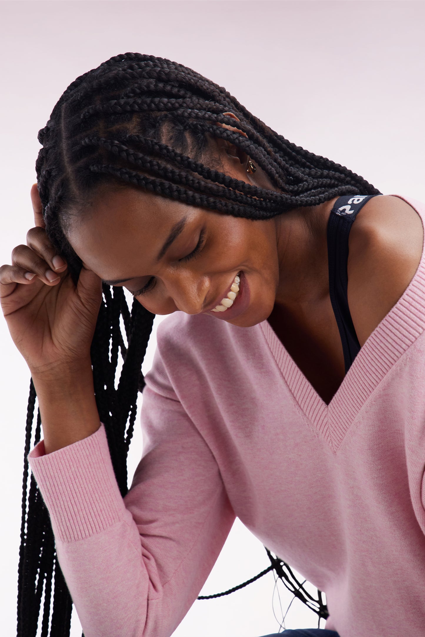 Relaxed-fit pink cotton V-neck jumper