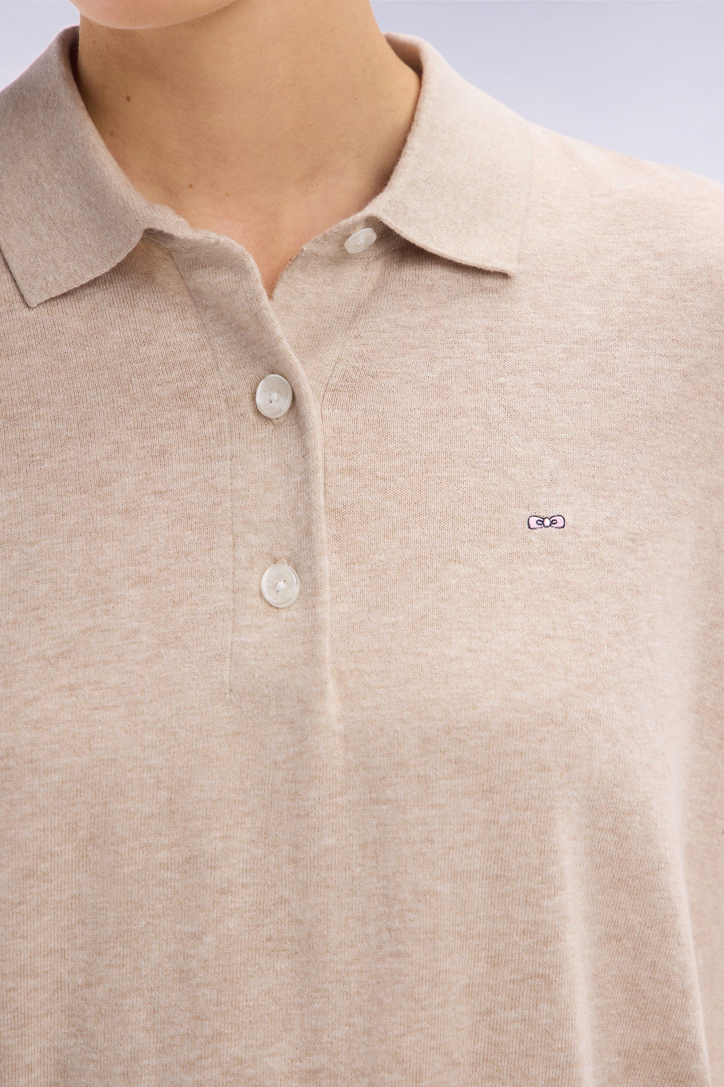 Straight-fit short-sleeved beige jumper with polo collar