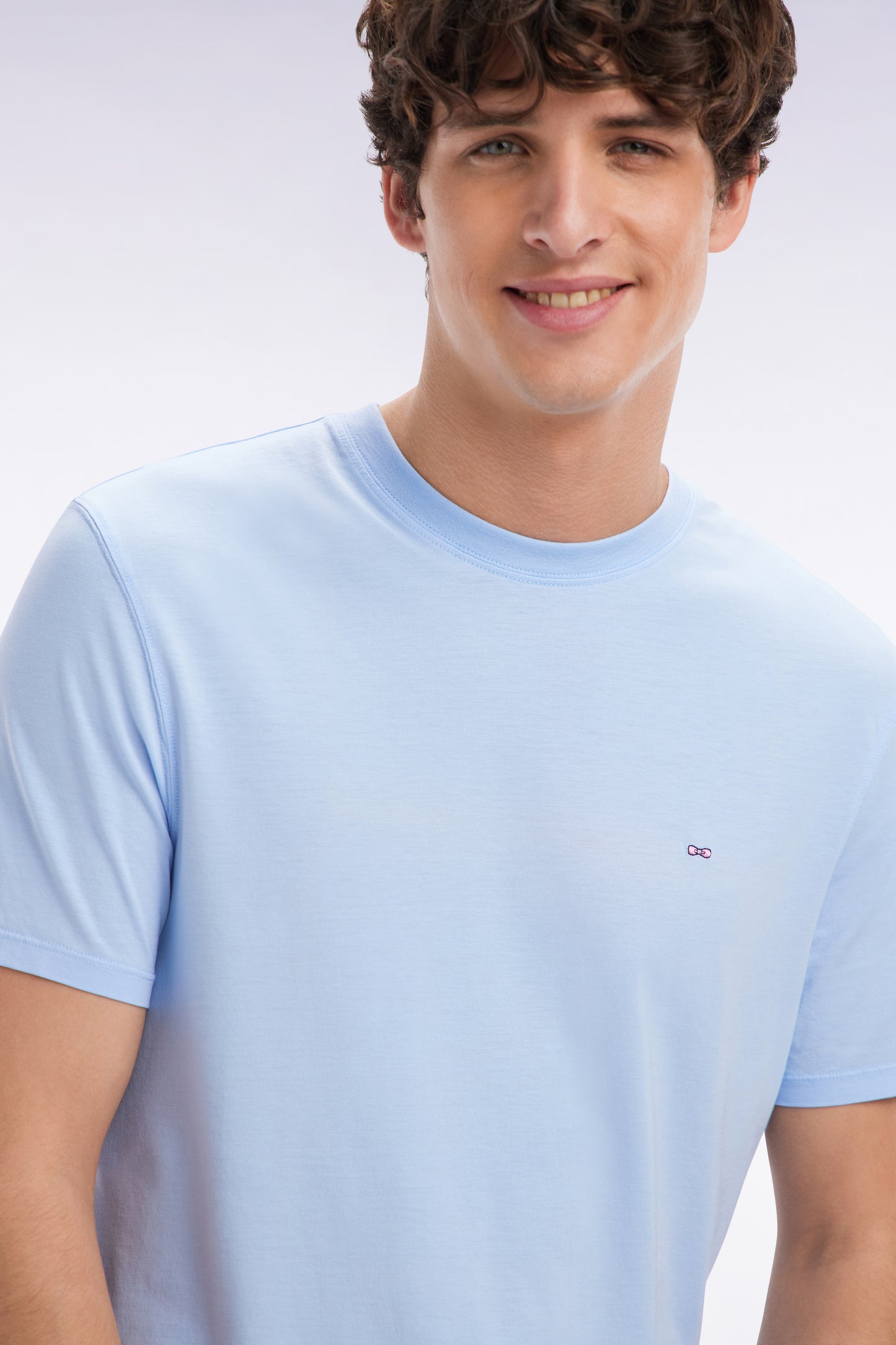 Straight-fit sky blue short-sleeved T-shirt