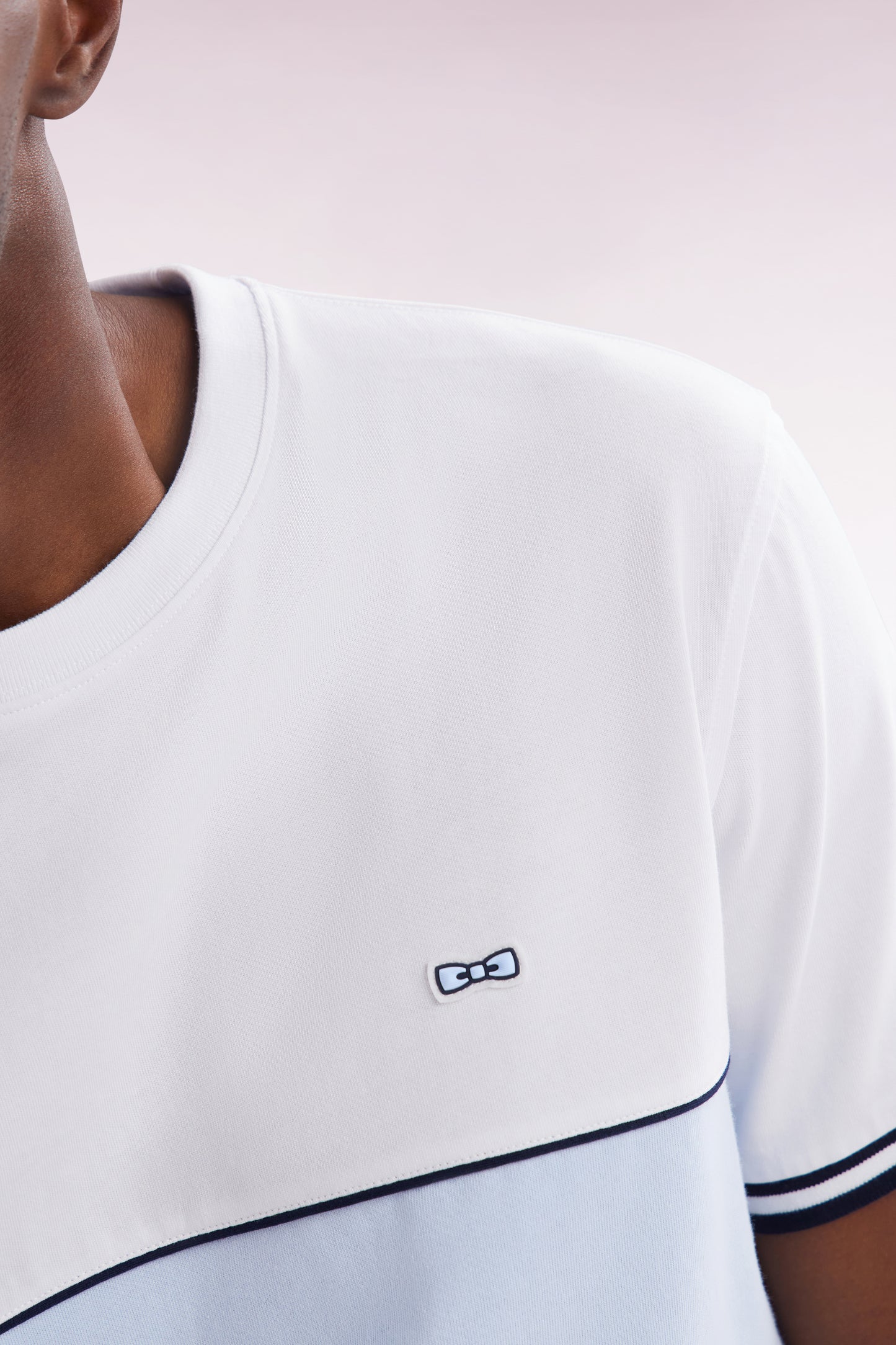Two-tone T-shirt in casual-cut sky cotton