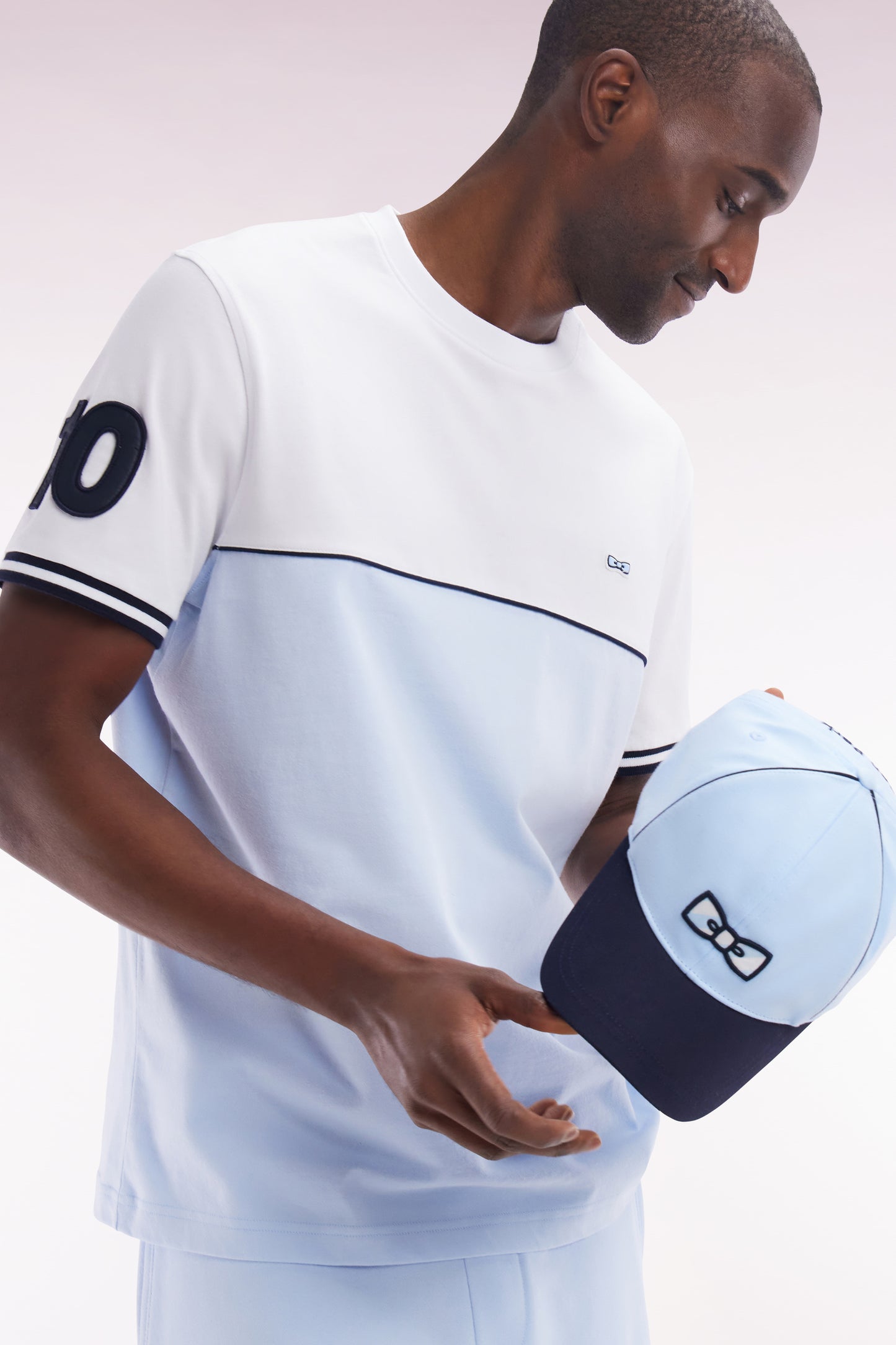 Two-tone T-shirt in casual-cut sky cotton