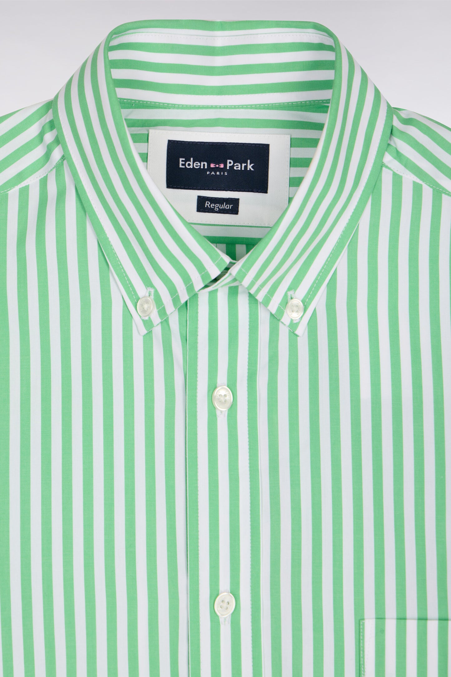 Chemise en coton vert clair à rayures bâtons