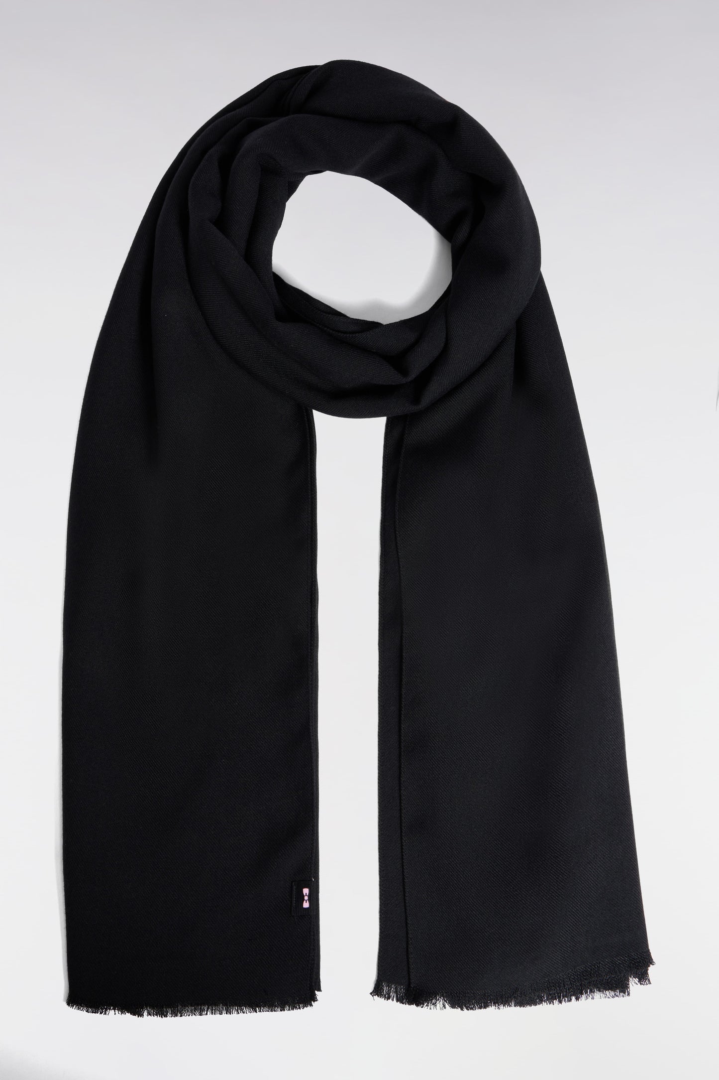 Écharpe frangée noire