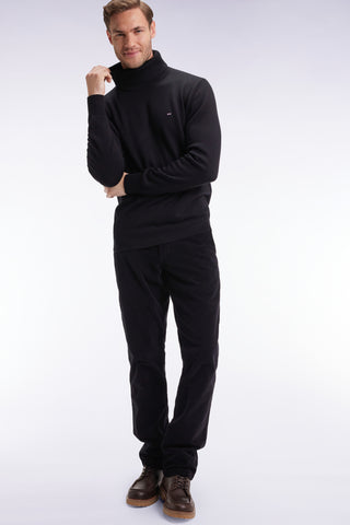 Pleatless chino pants in black stretch velvet