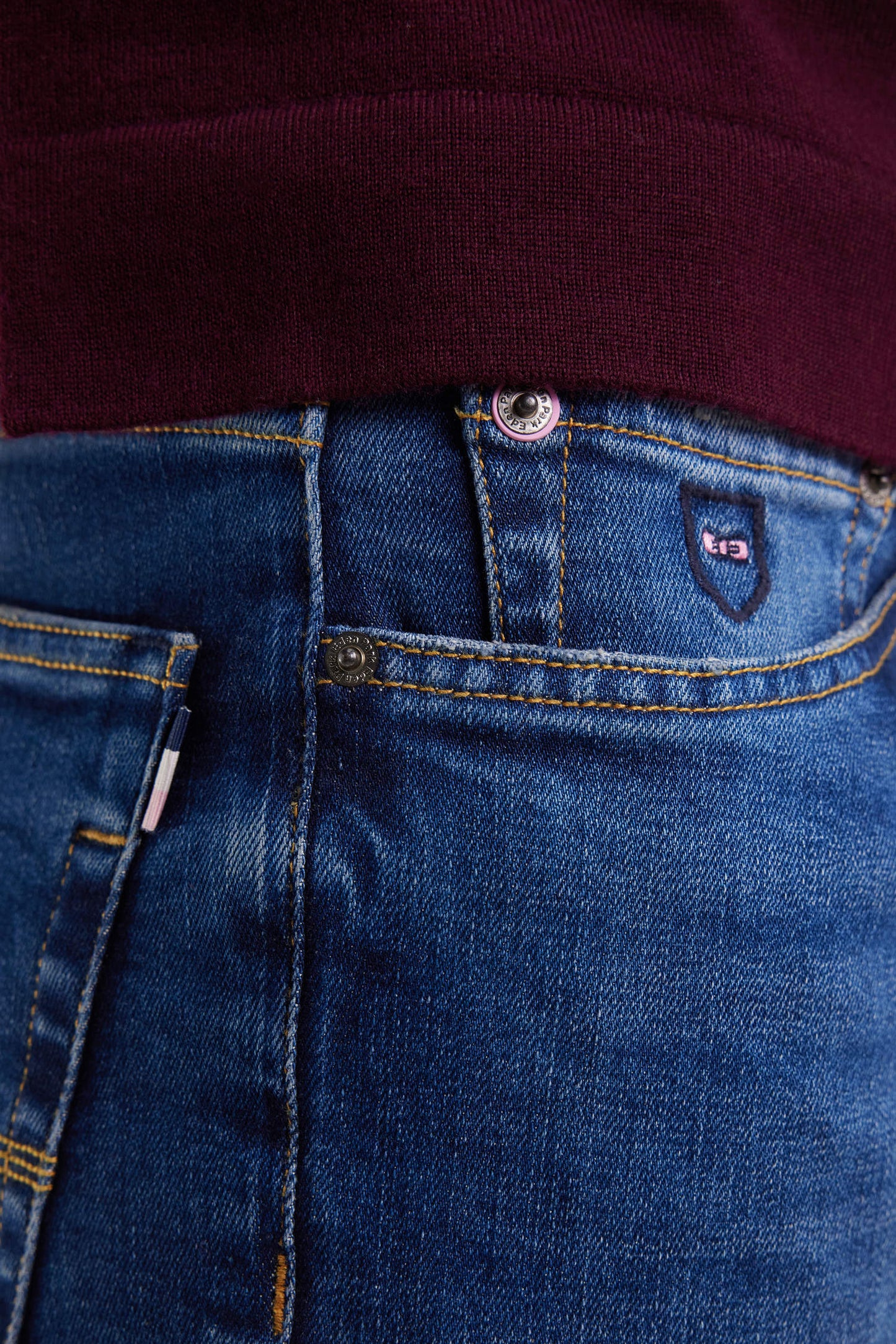Jean 5 poches en denim stretch bleu coupe Regular