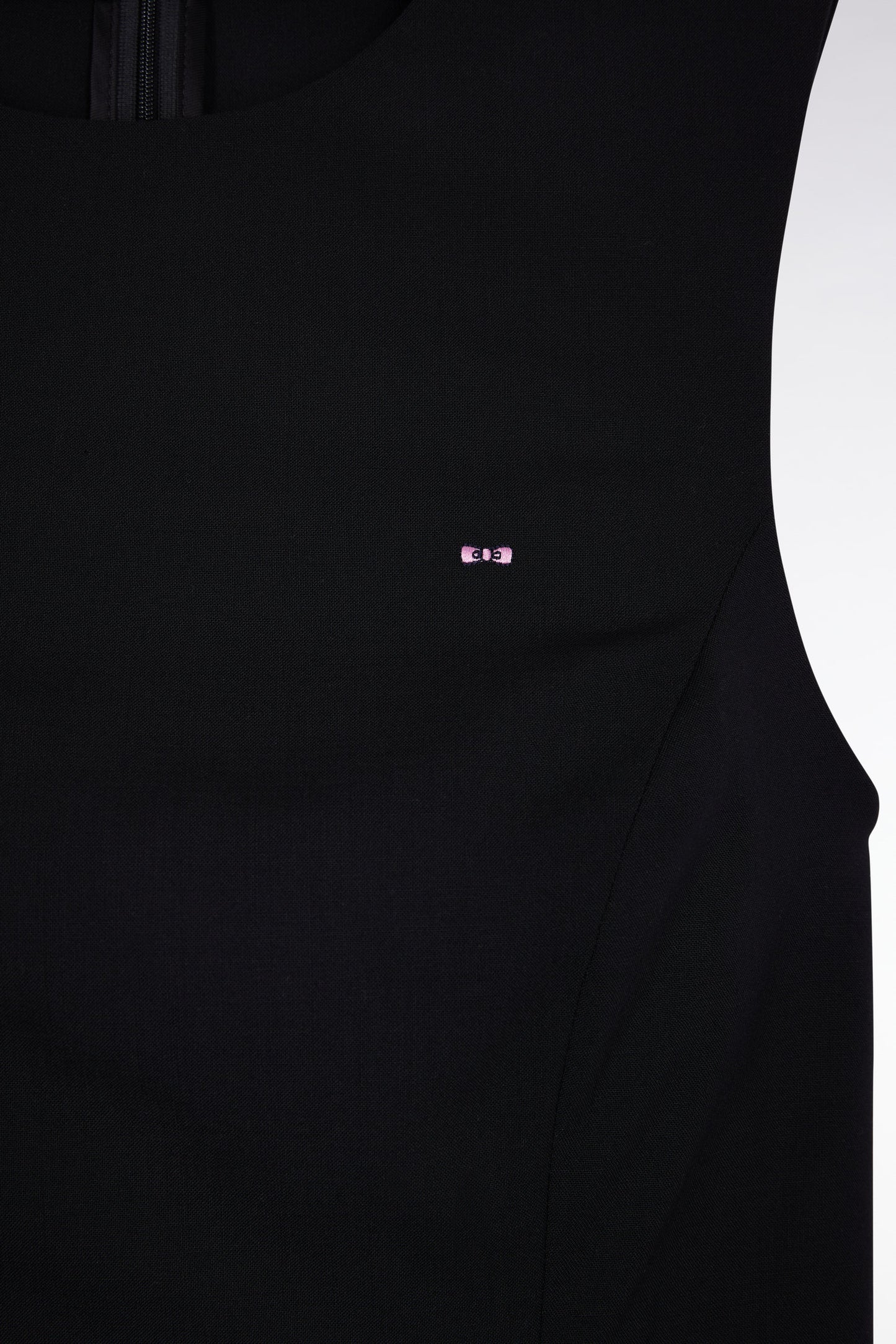 Sleeveless dress in black stretch virgin wool