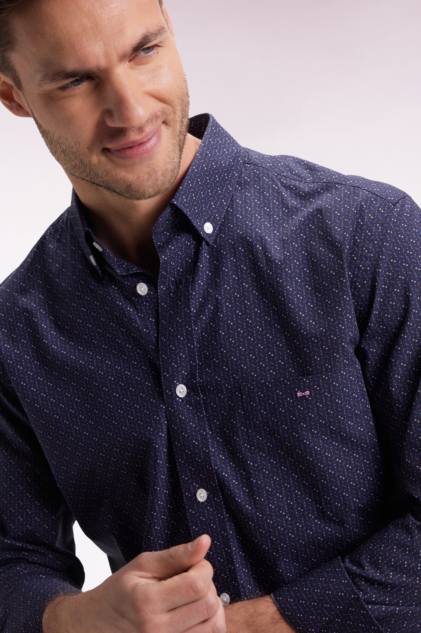 Navy cotton shirt with micropatterned bow tie, straight cut