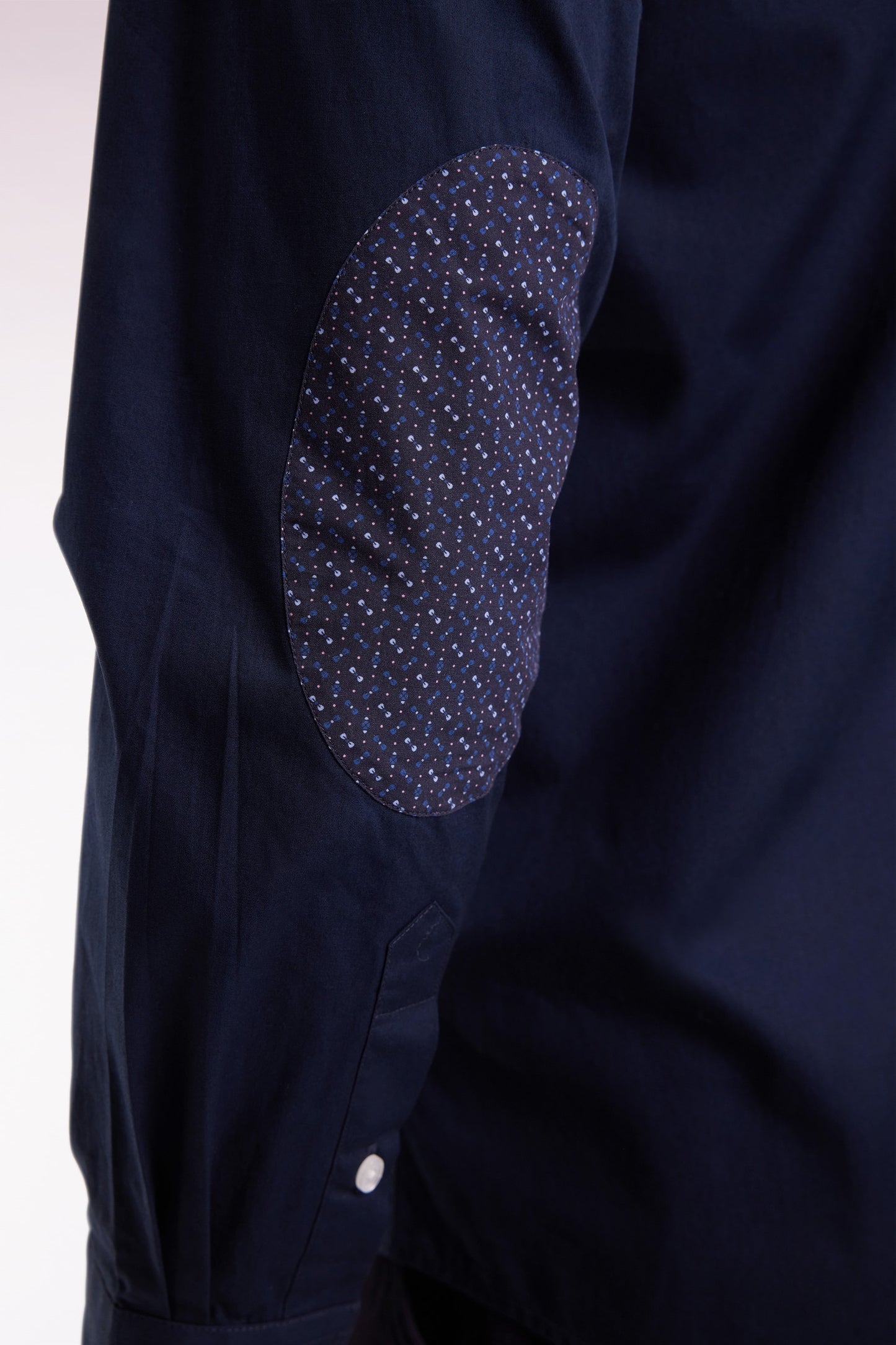 Chemise en coton marine à coudière imprimées coupe droite