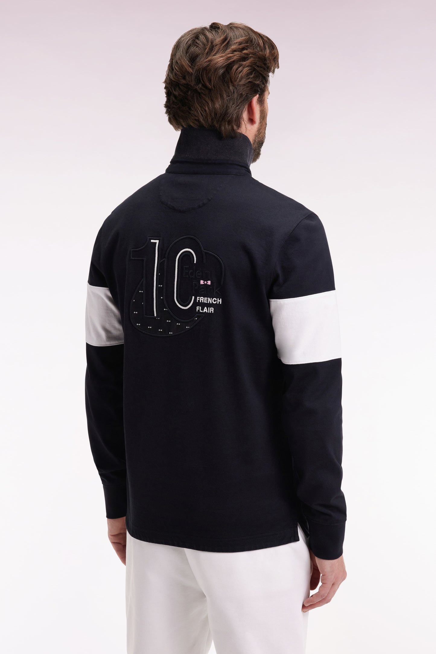 Long-sleeved jersey in thick black jersey with embroidered back, straight cut