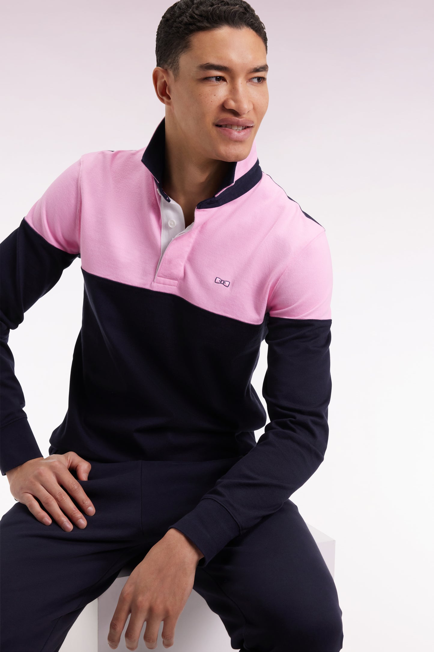 Long-sleeved jersey in two-tone navy and pink, straight cut