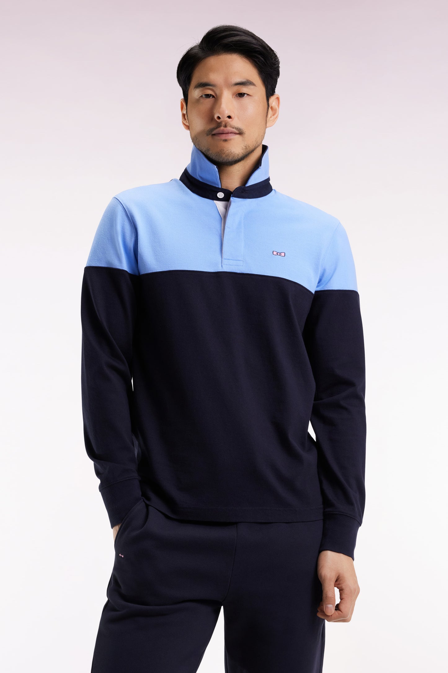 Long-sleeved jersey in two-tone navy and sky jersey, straight cut