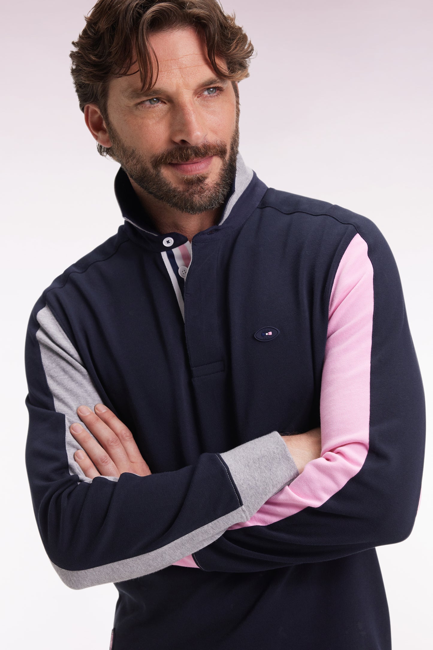 Long-sleeved jersey in thick black jersey with embroidered back, straight cut