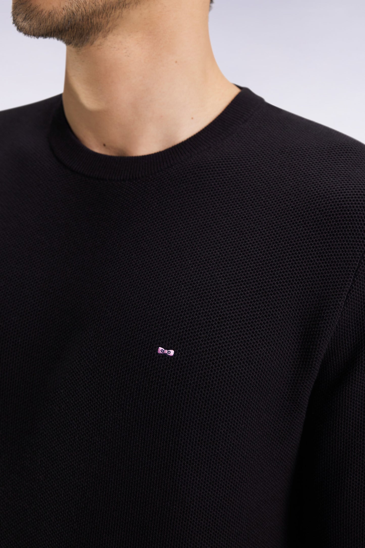 Pull col rond en coton nid d'abeille noir