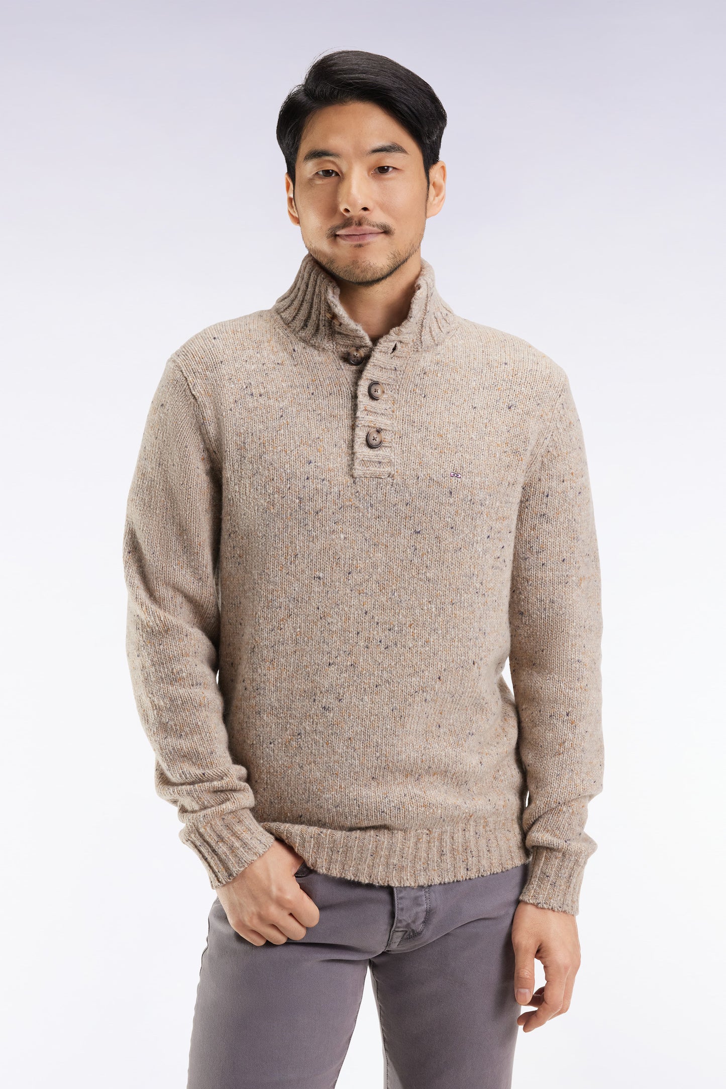 Pull col montant en laine vierge mélangée beige