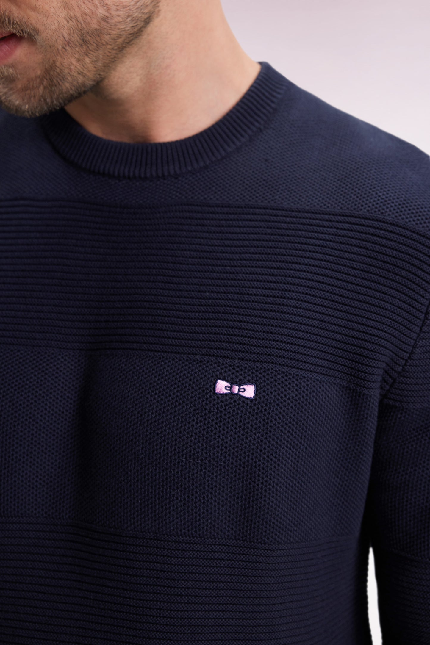 Navy cotton round-neck sweater with stripe effect
