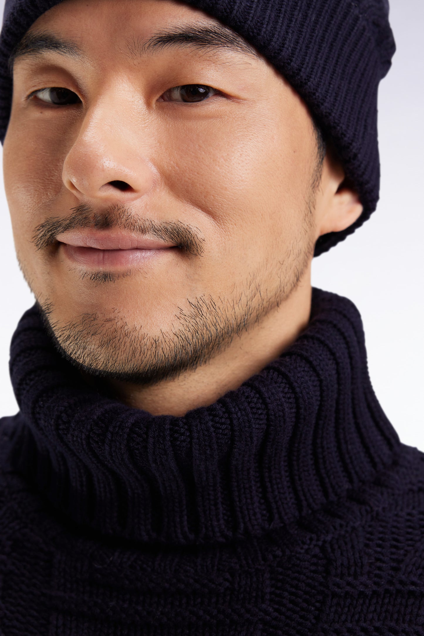 Chunky turtleneck sweater in navy wool and cotton