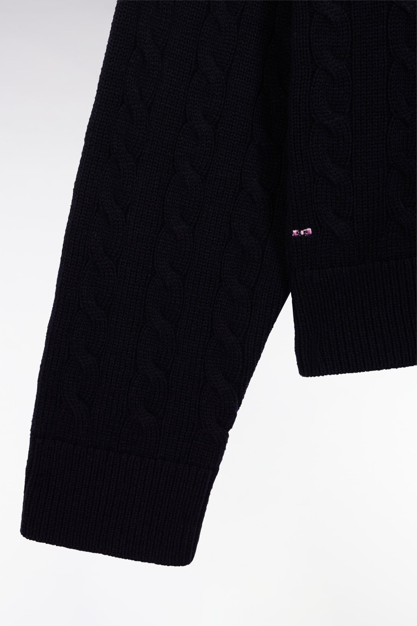 Oversized V-neck cricket sweater in wool and navy cotton