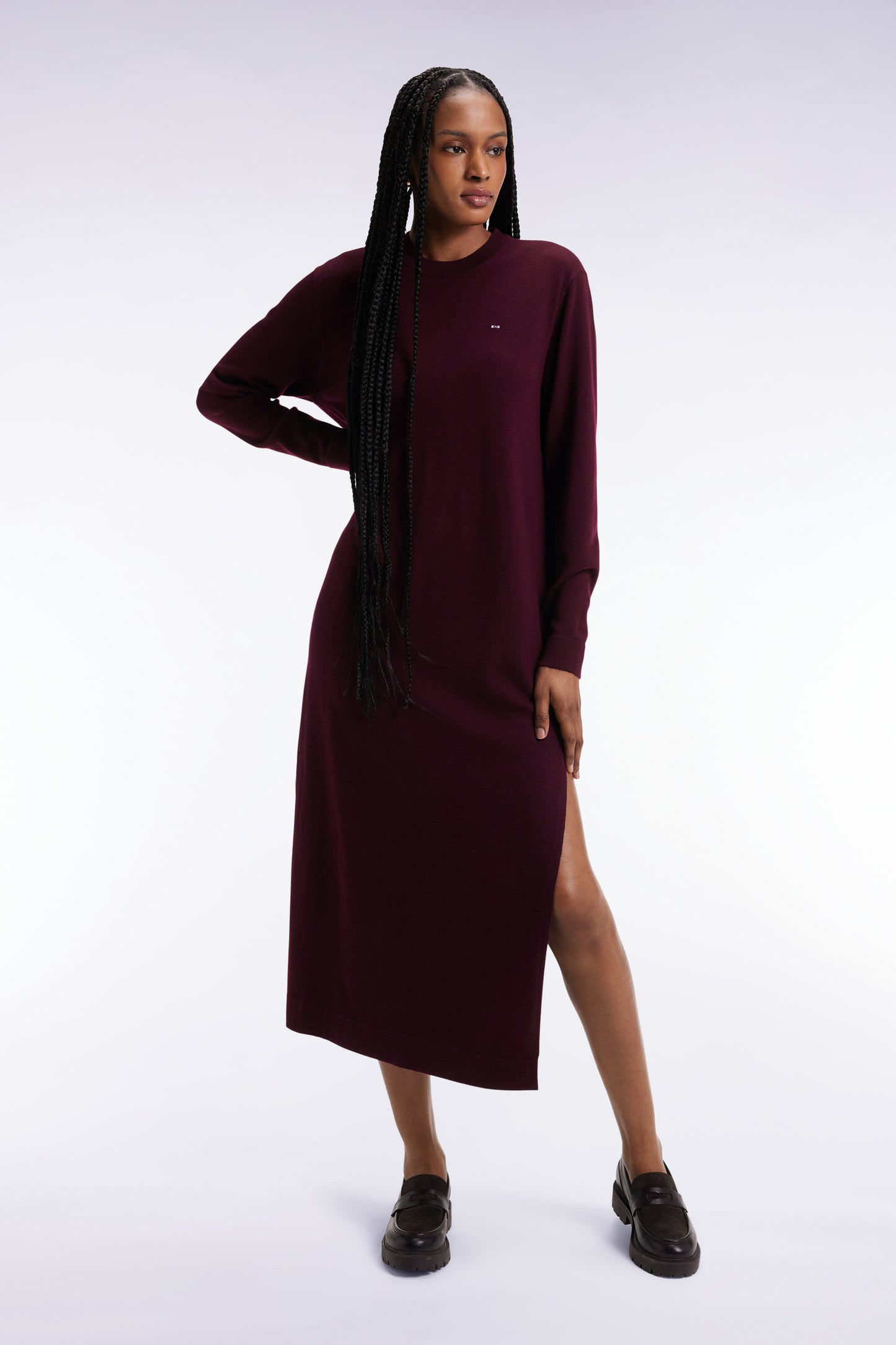 Round-neck dress in burgundy merino wool