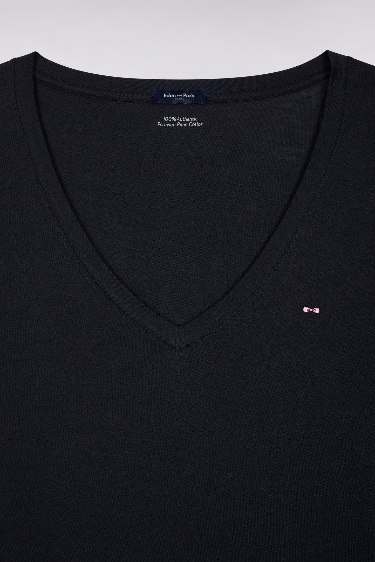 Short-sleeved V-neck T-shirt in navy Pima cotton