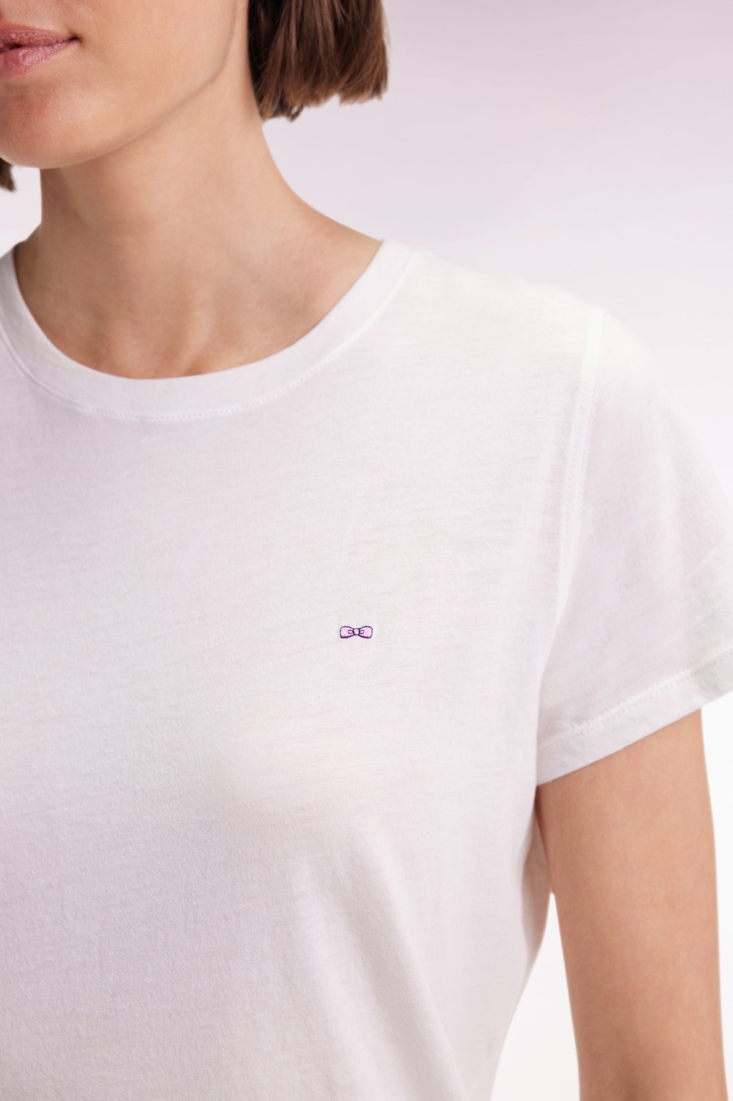 Short-sleeved T-shirt in white Pima cotton with round collar