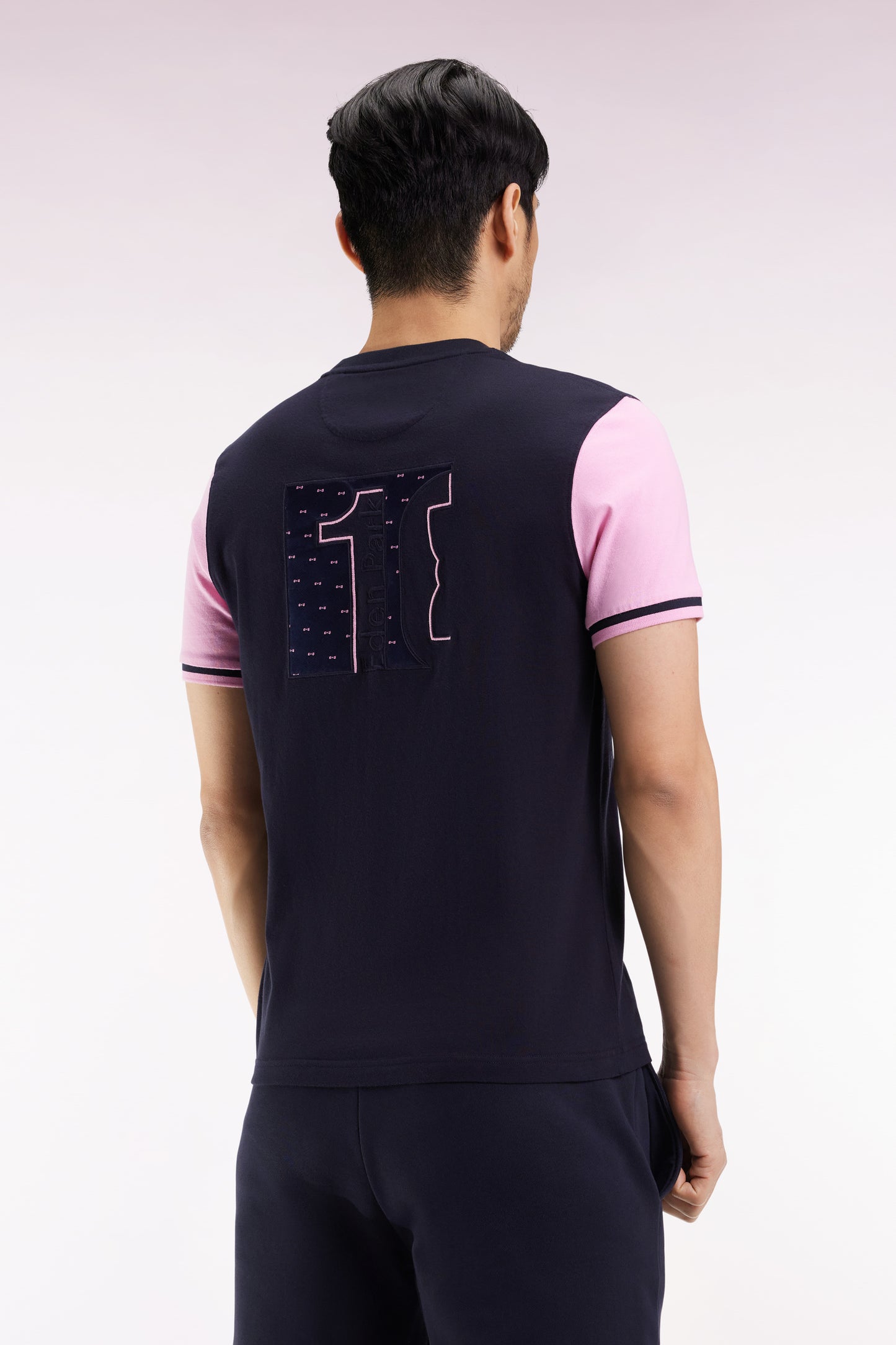 Two-tone short-sleeved T-shirt in navy and pink embroidered cotton