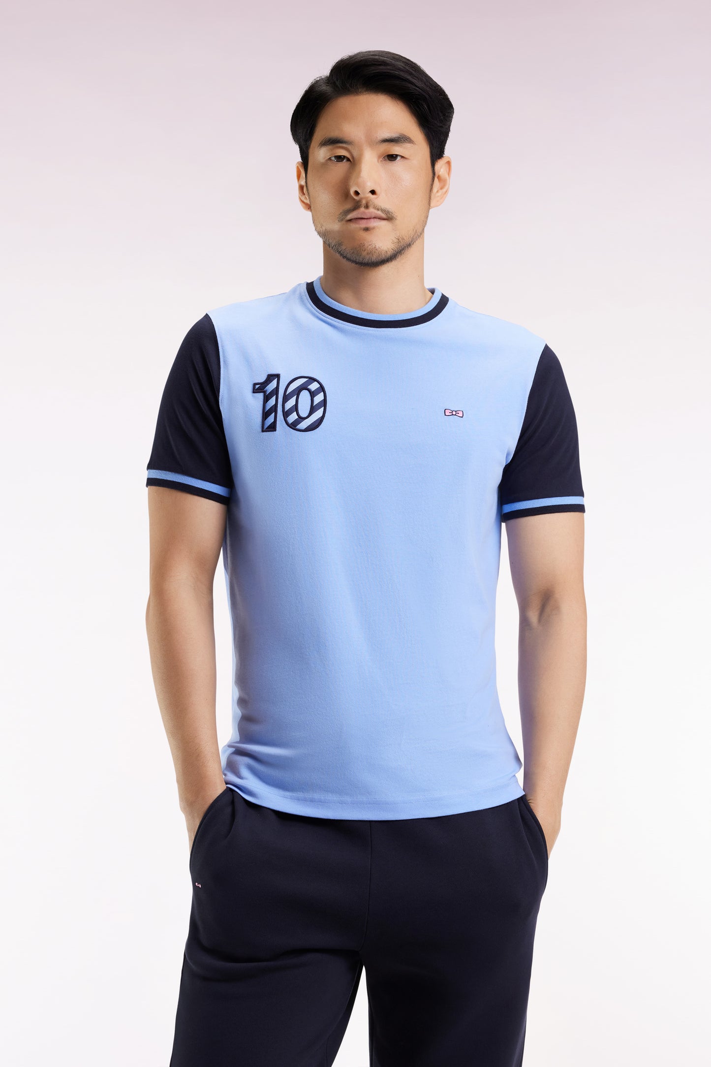 Two-tone short-sleeved T-shirt in sky cotton 10" embroidery