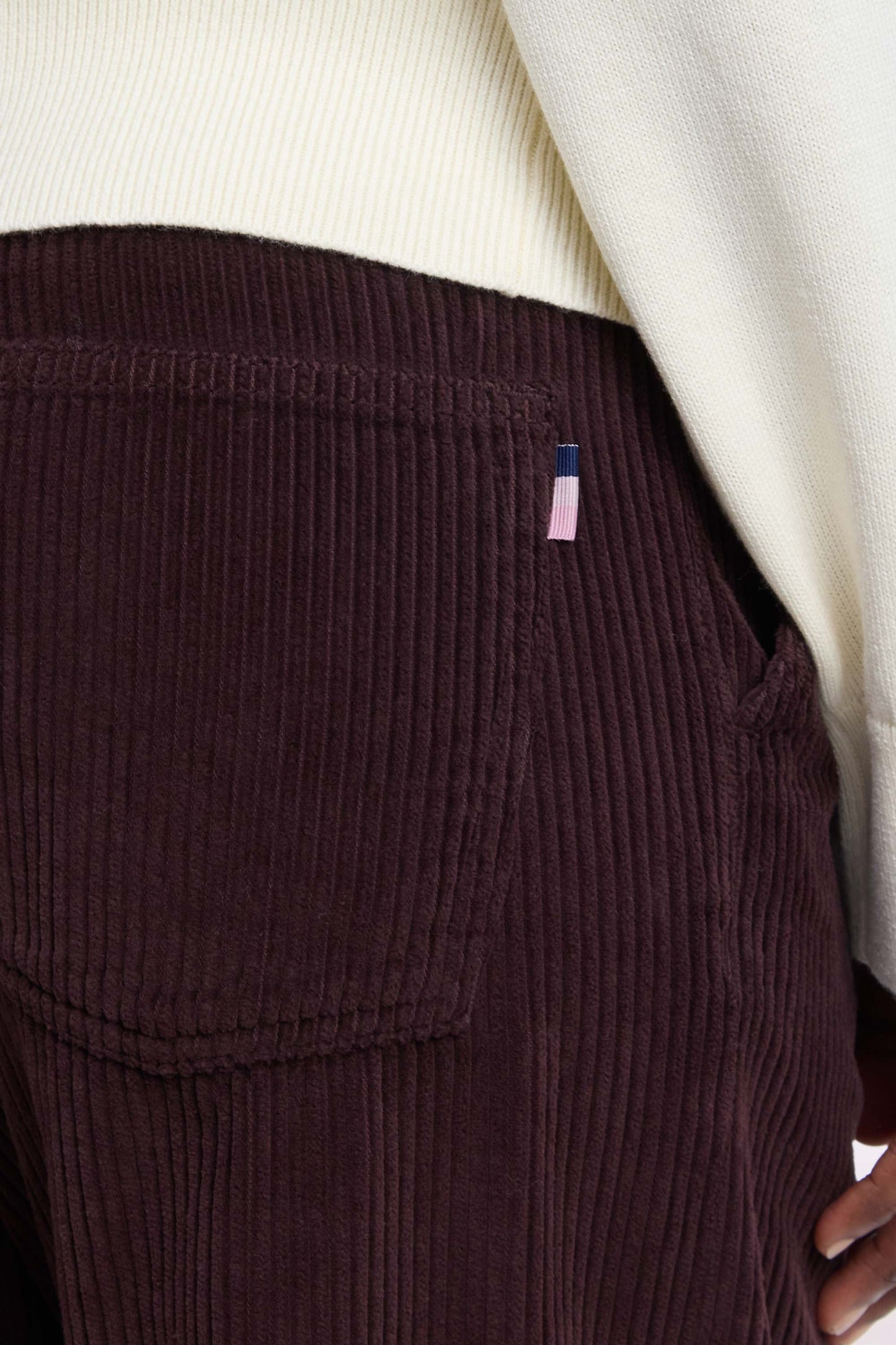 Pantalon en velours côtelé marron coupe droite