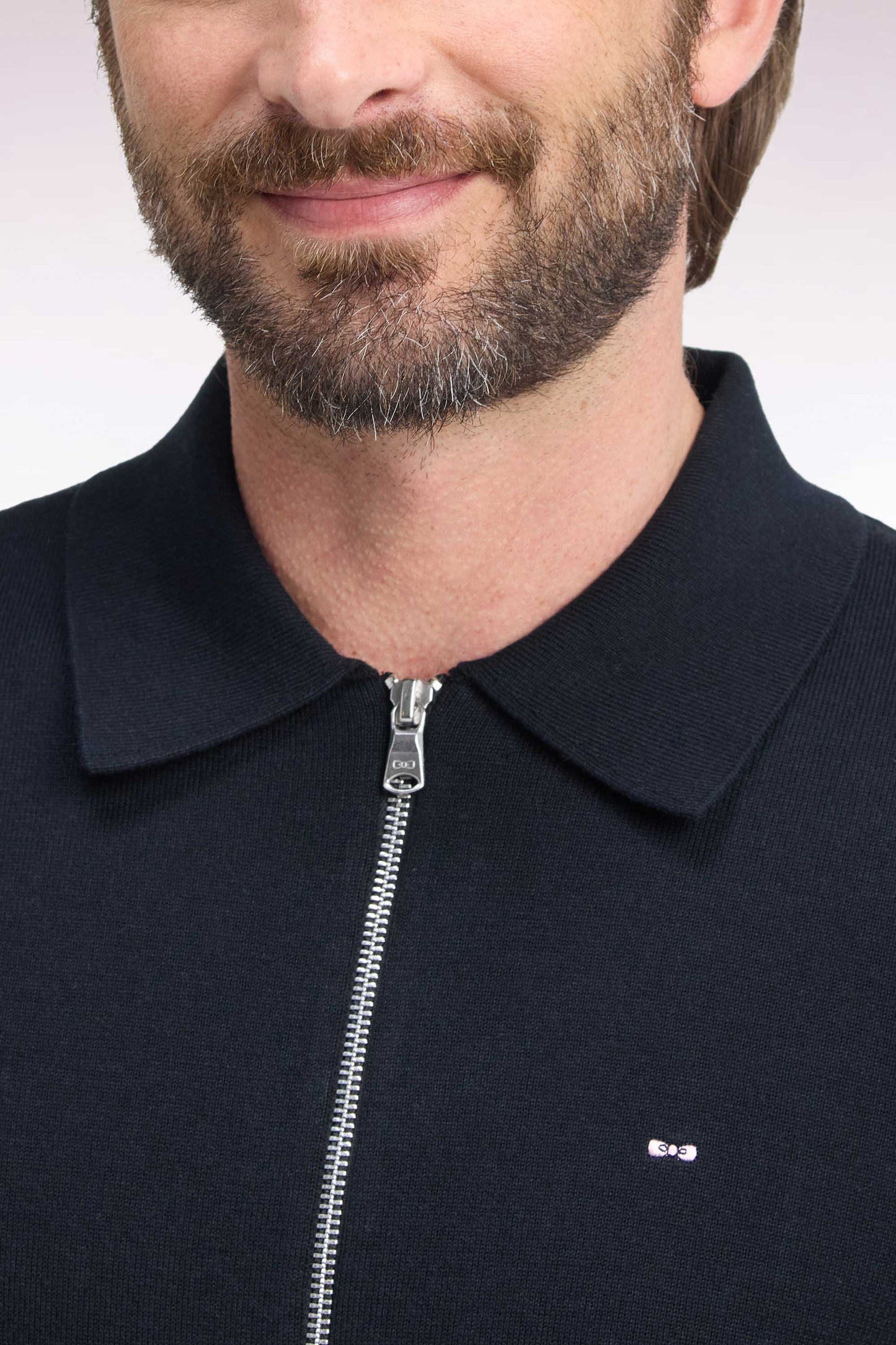 Cardigan zippé en coton et viscose noir coupe droite