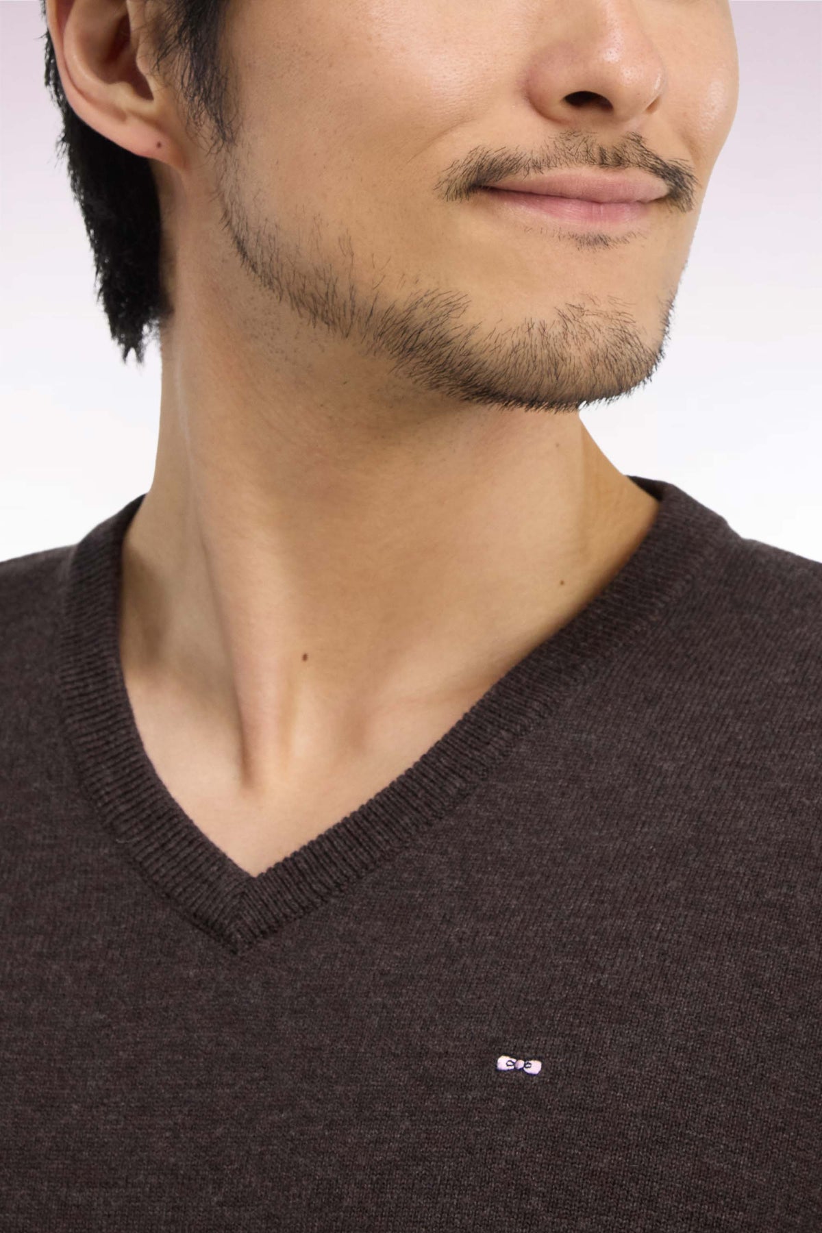Straight cut brown wool and cotton V-neck sweater