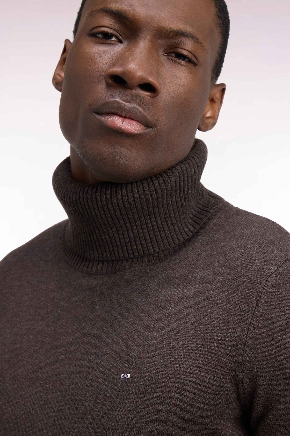 Straight cut brown wool and cotton turtleneck sweater