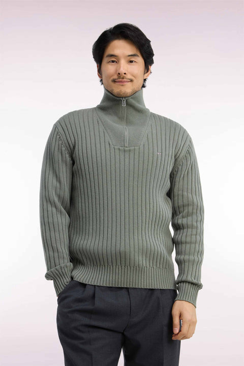 Straight cut ribbed olive green wool and cotton trucker neck sweater - Image 3