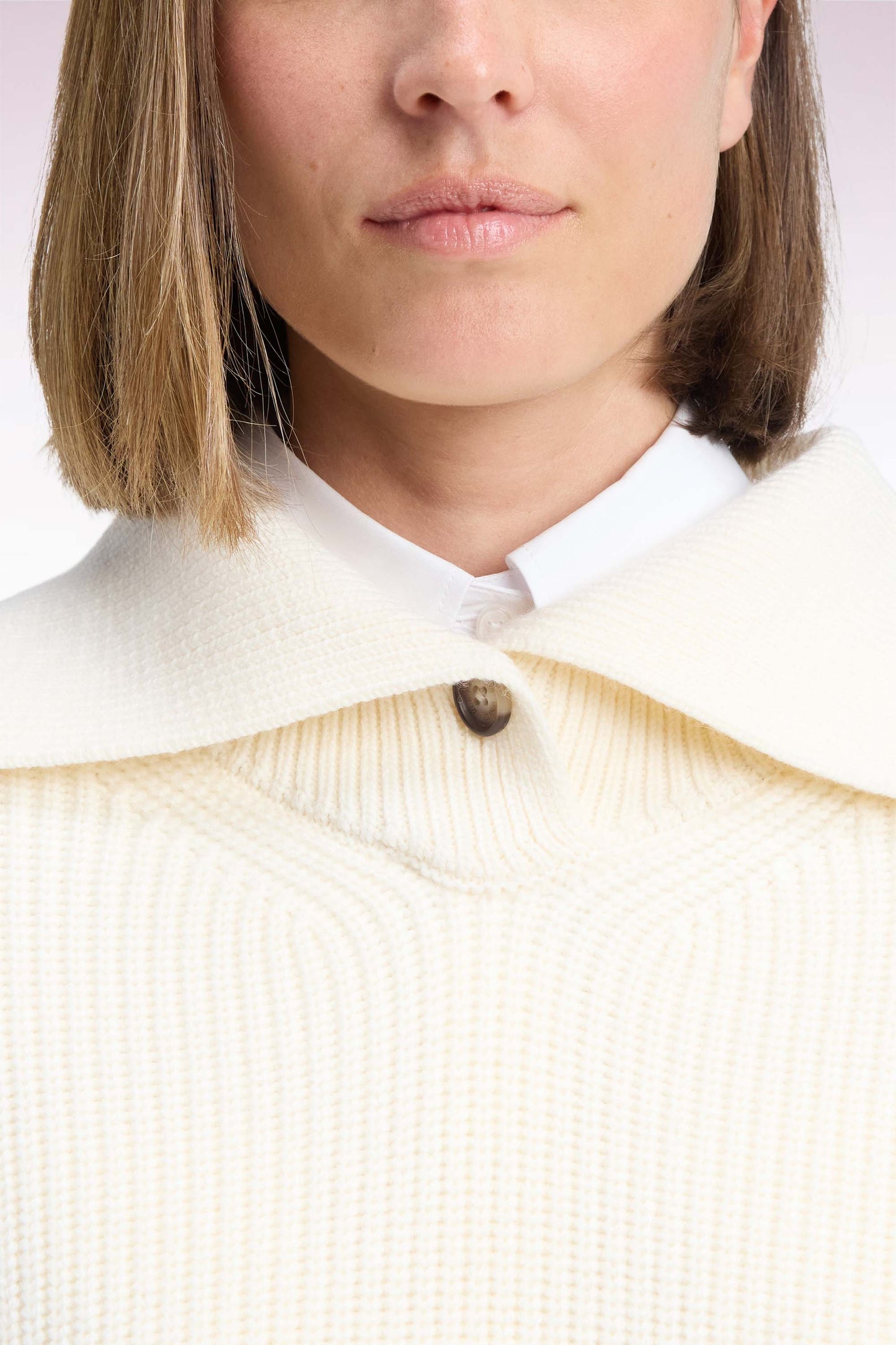 Pull vareuse en laine écru coupe droite