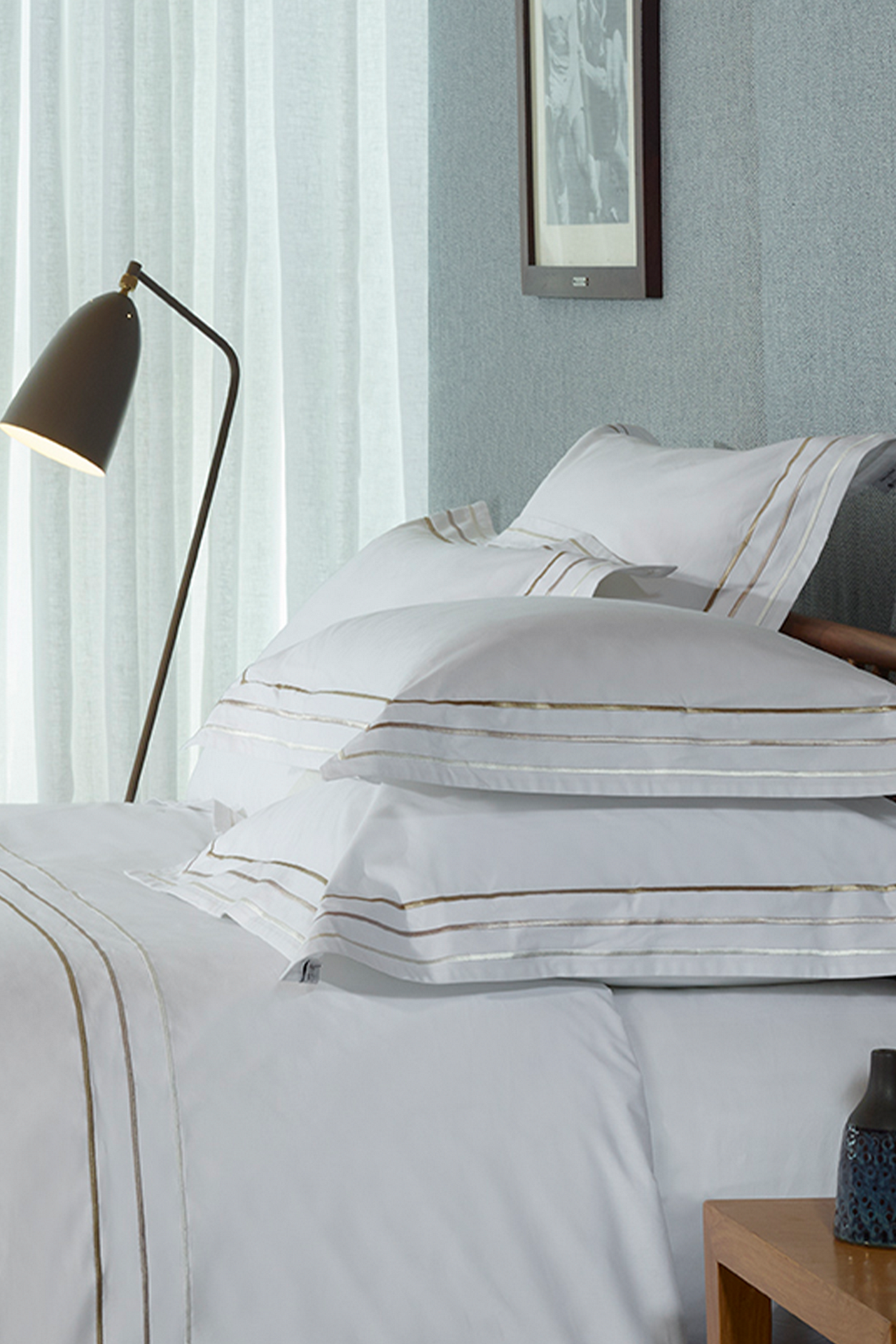 2 rectangular white and gold pillowcases - Avec toi et les bleus