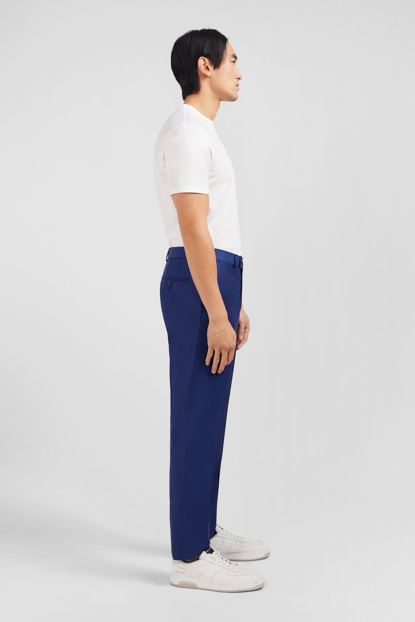Regular blue wool pants with broken pleats