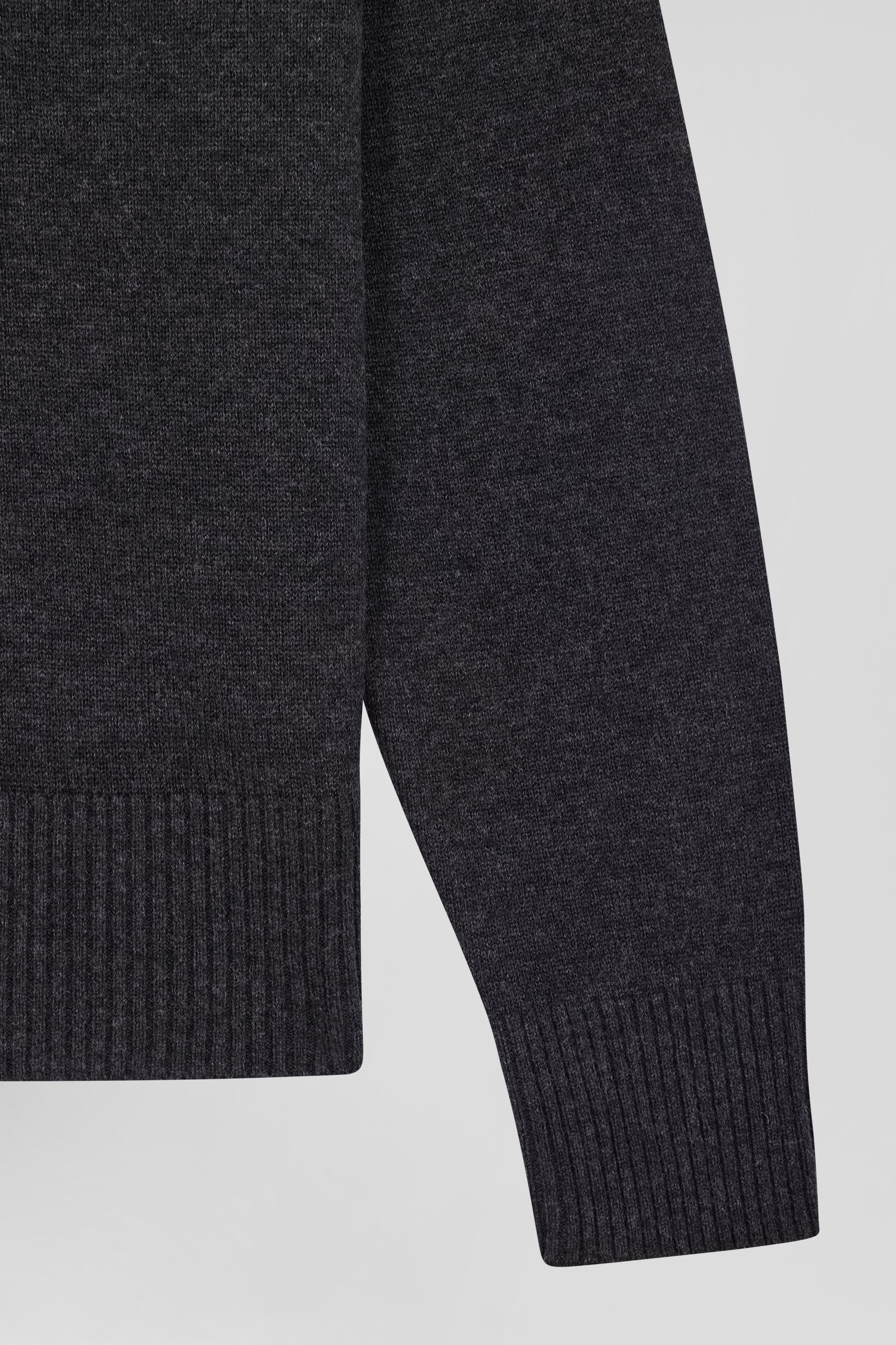 Relax dark grey mottled wool and cotton V-neck jumper