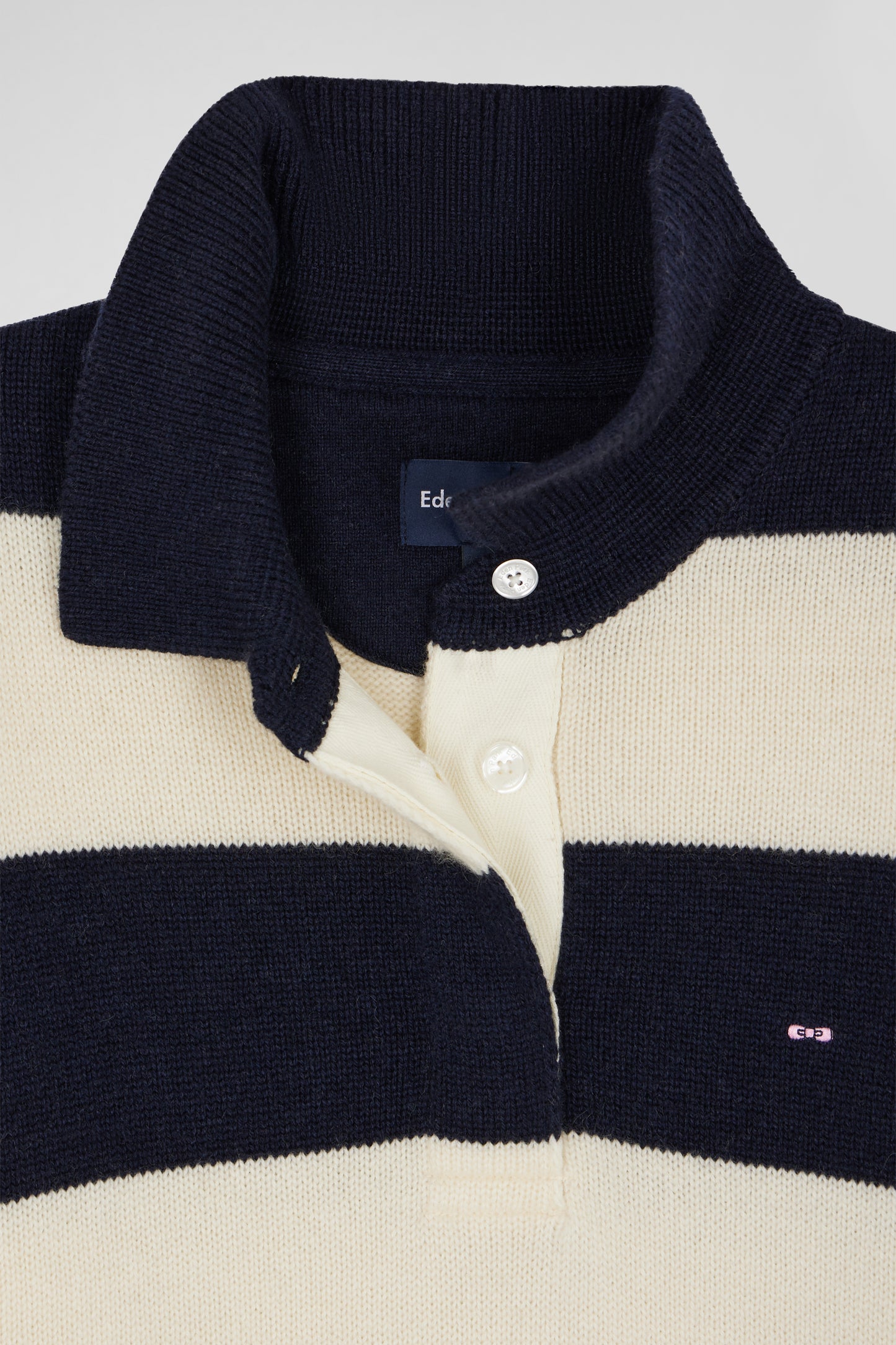 Pull col polo en laine et cachemire rayé bleu marine et écru