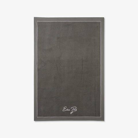 Large bath towel with embroidery - Image 2