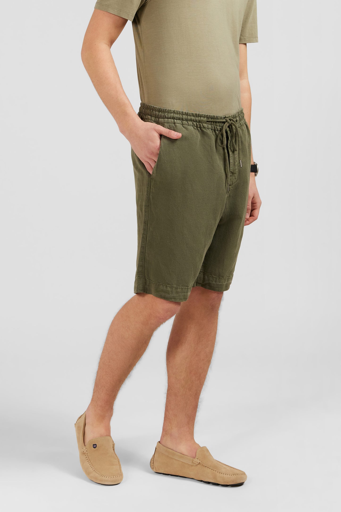 Khaki Bermuda shorts with elasticated waist